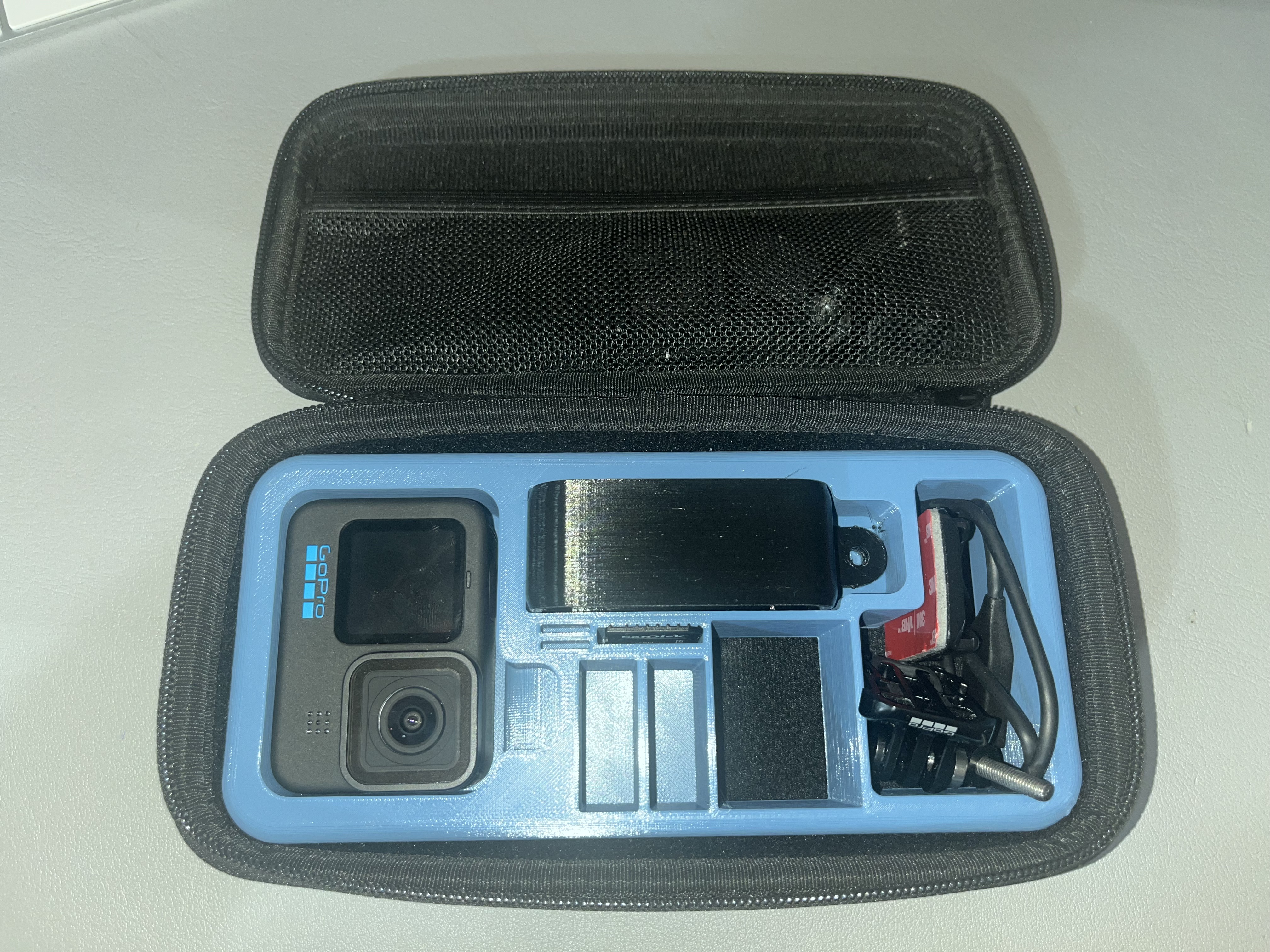 GoPro CASE organizer 9,10,11,12, vertical mount, sd adapter, 2 micro sd slot, 2 battery and original charger
