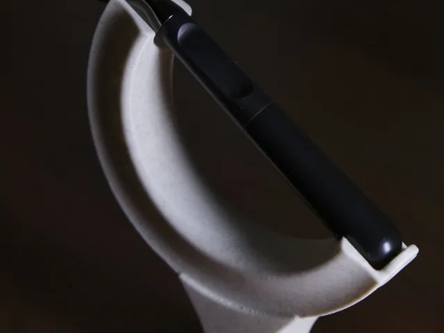 Razor Stand
