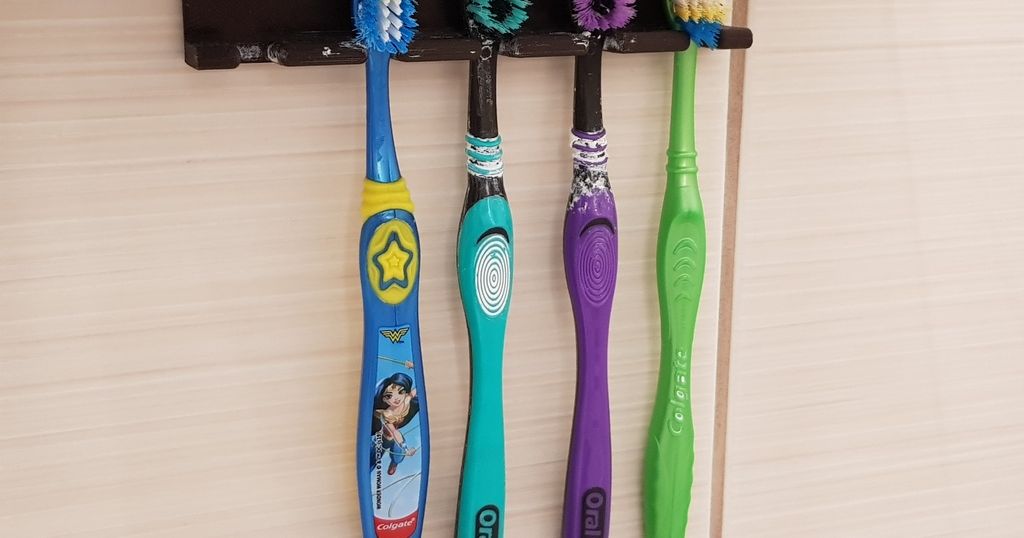 Simple toothbrush holder, hanger, shelf by Osfald Download free STL