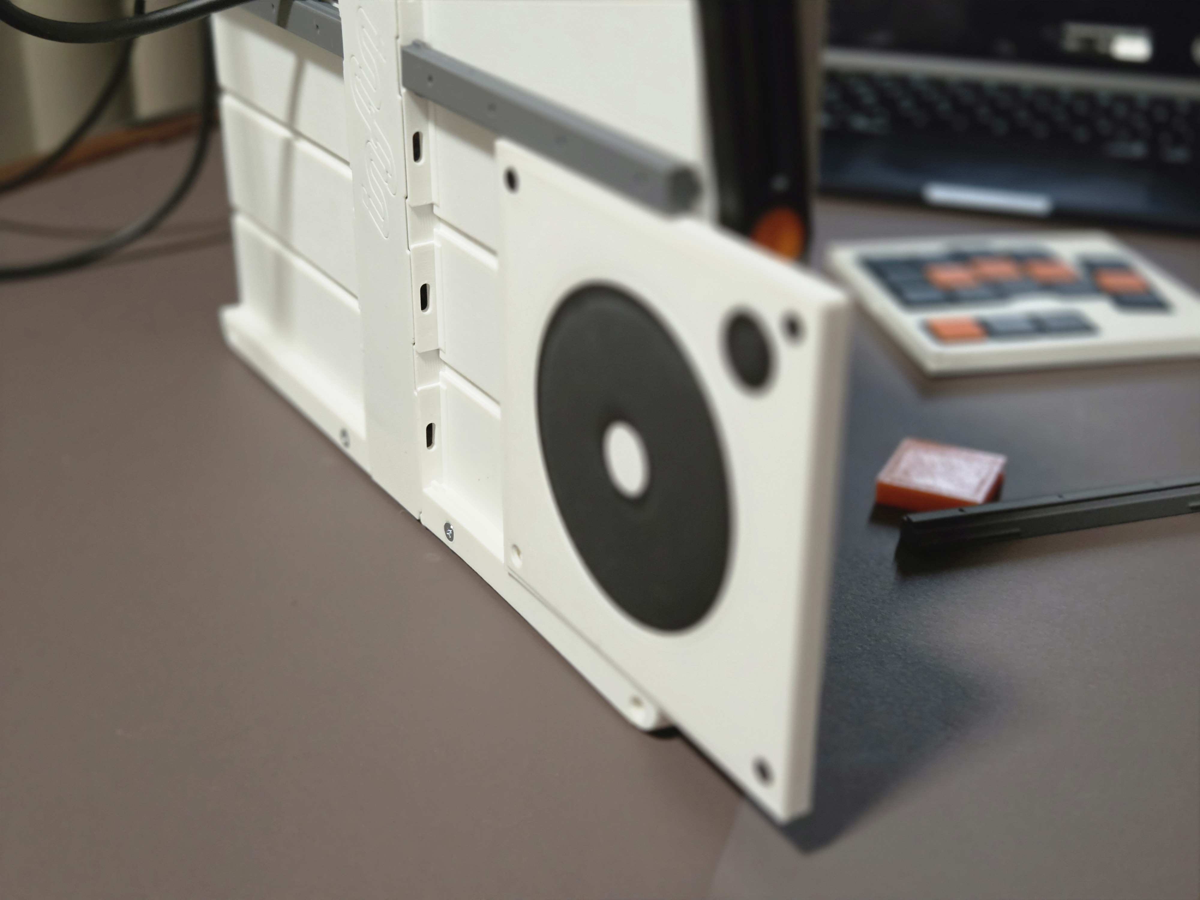 Project INFIN_IT: A Framework 12 Based Modular Workstation with Repurposed Components — miniatura 6