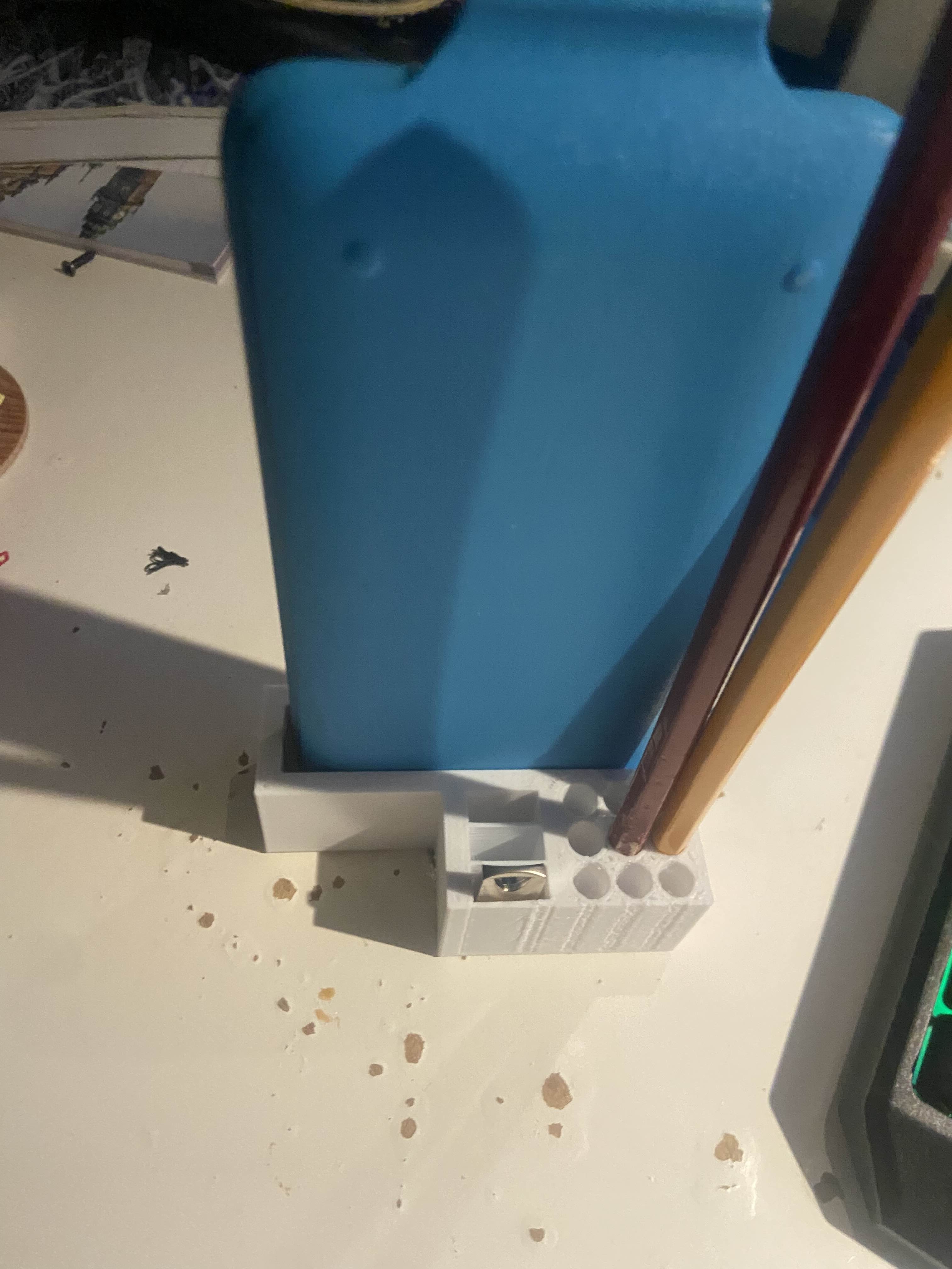 Desk Organizer: Calculator, pens, USB Sticks