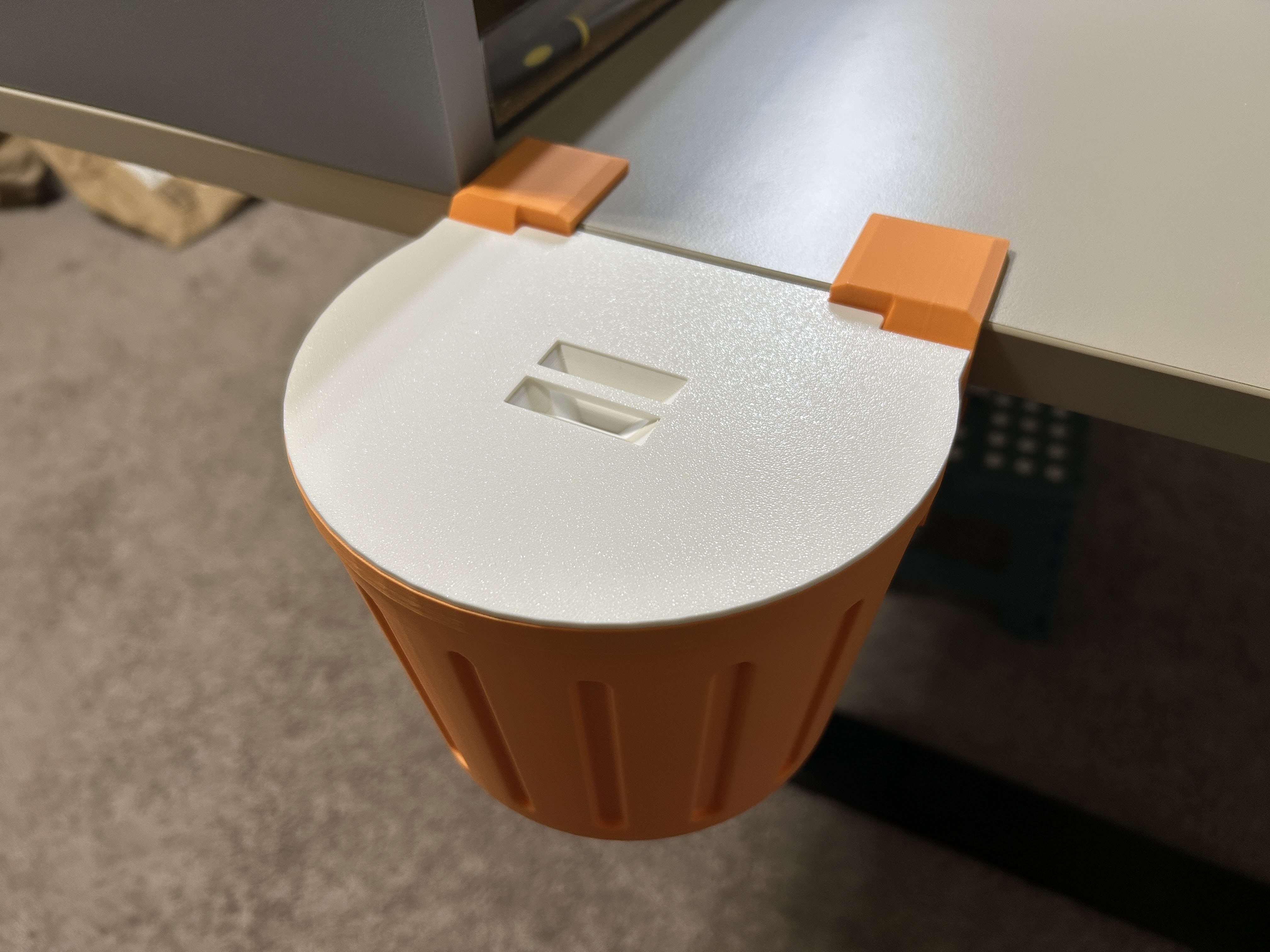 Removable Desk Trash Can