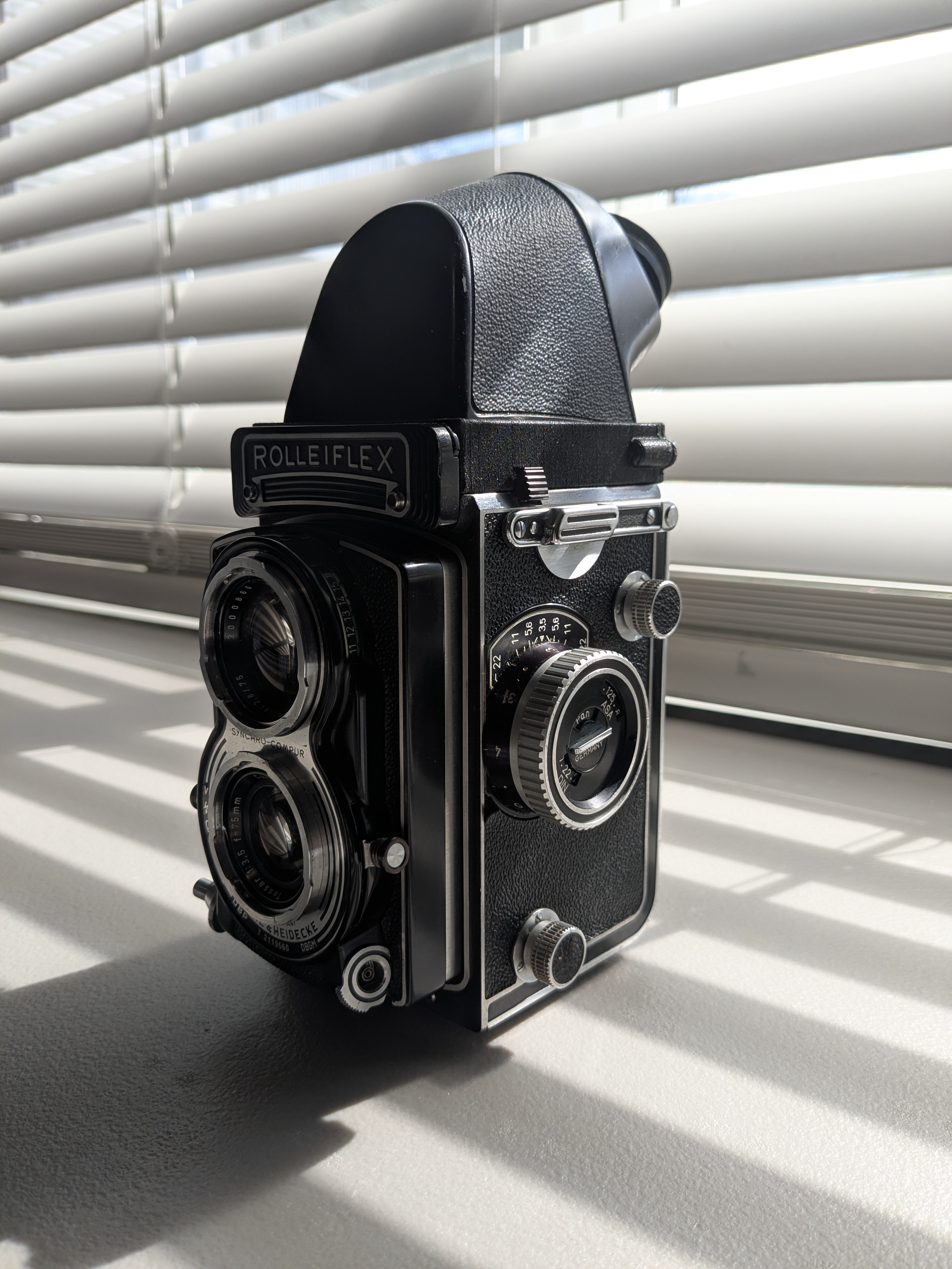Rolleiflex viewfinder adapter