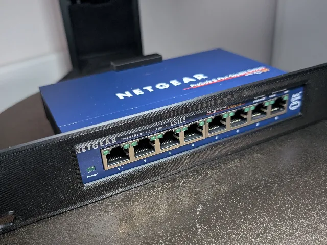 Netgear GS108 10in rack