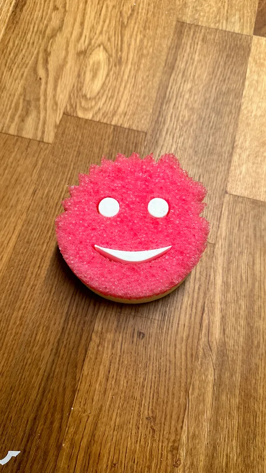 Free STL file Scrub daddy/Scrub mommy wall hanger 🏠・Model to download and  3D print・Cults