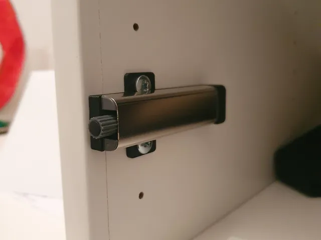 Utrusta Push Opener to Platsa Adapter