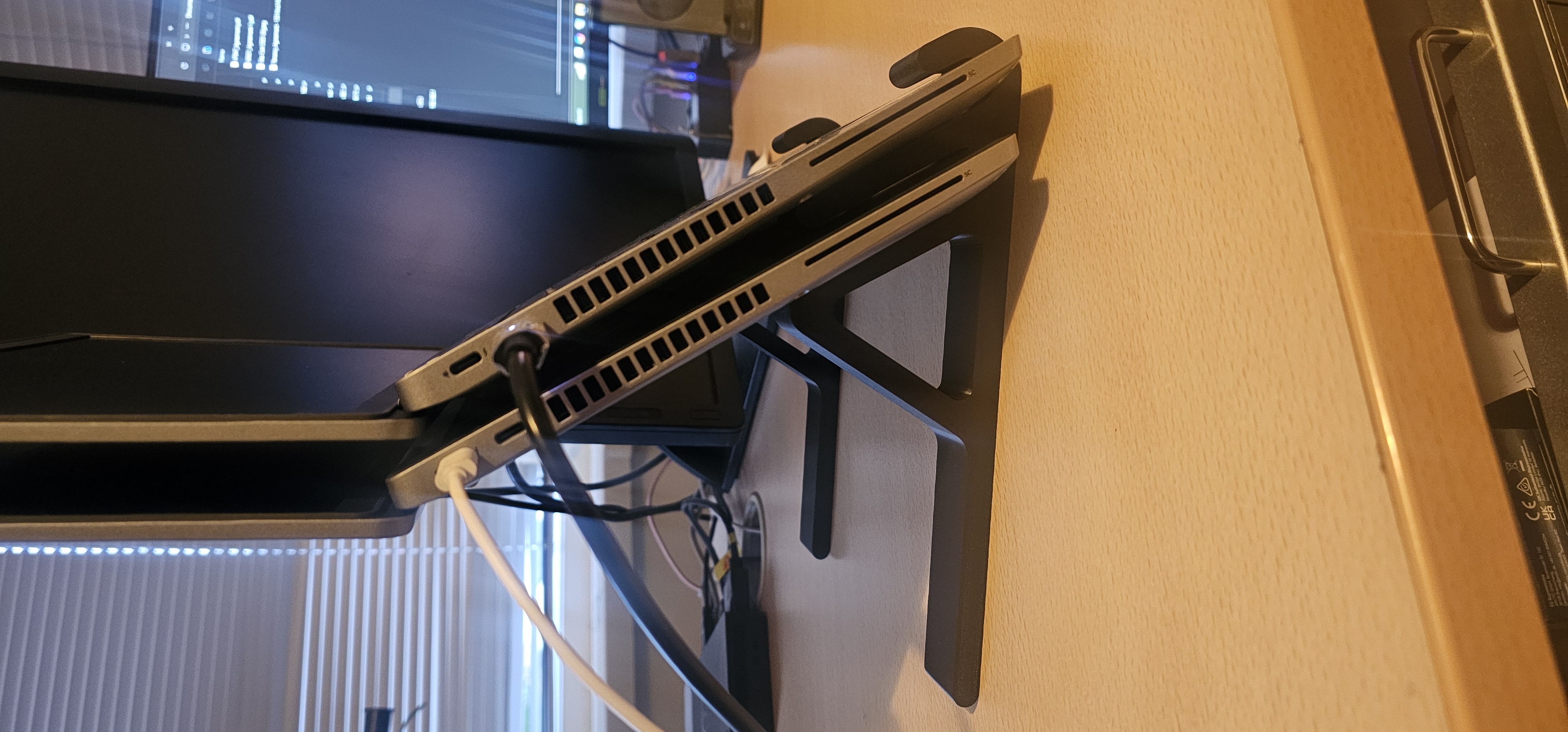 Single & Dual Laptop Stand (Parametric V2, Support-Free, FreeCAD)
