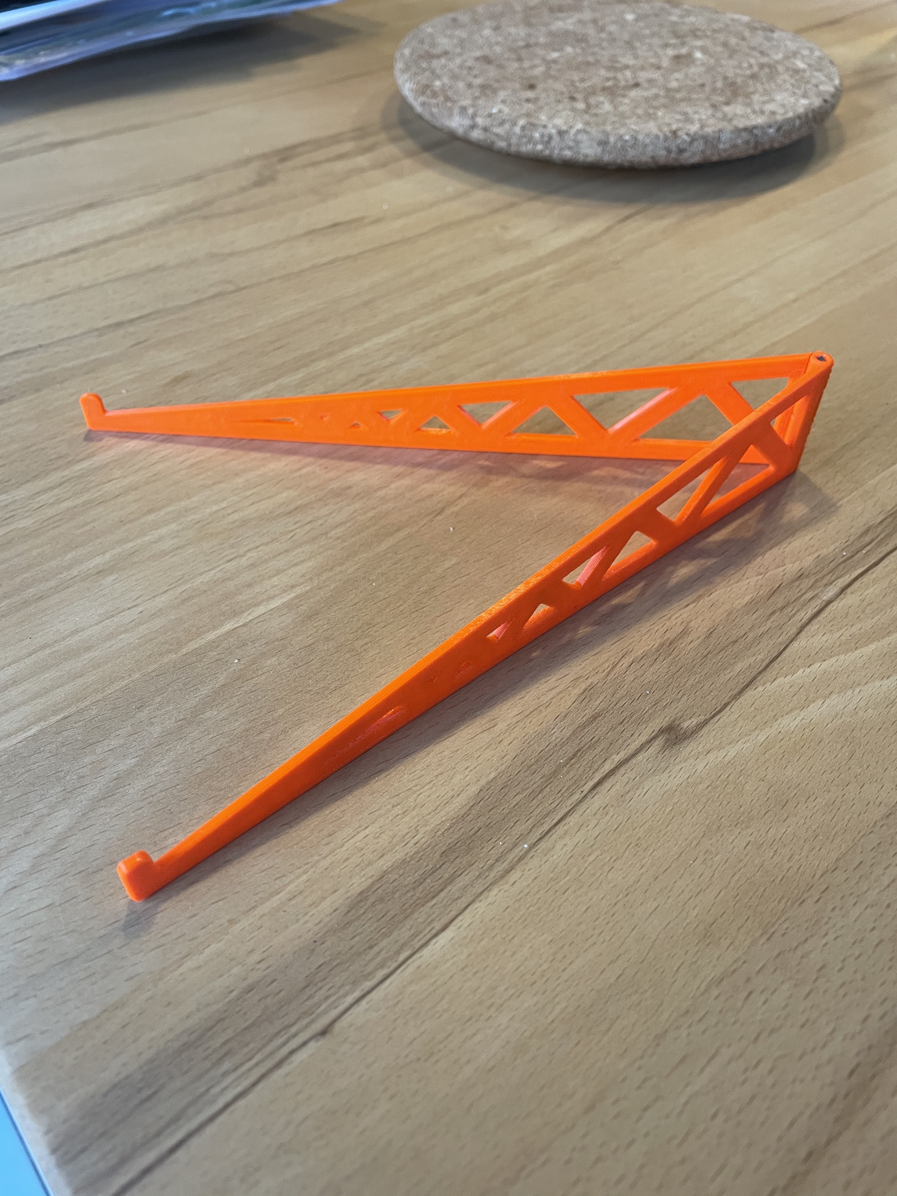 Foldable laptop stand