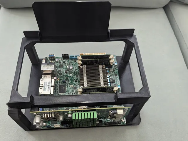 Ultra-Short Depth 4U(ish) ITX NAS Shelf