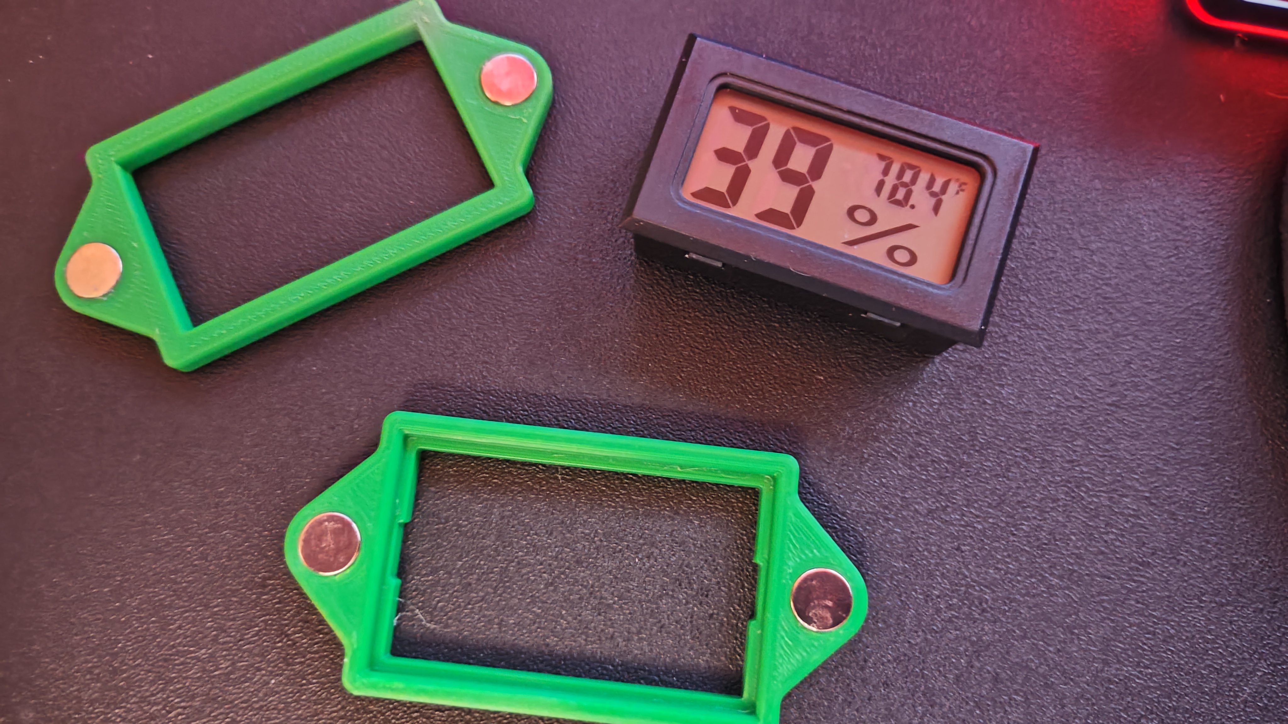 Magnetic Frame for Rectangular Hygrometer