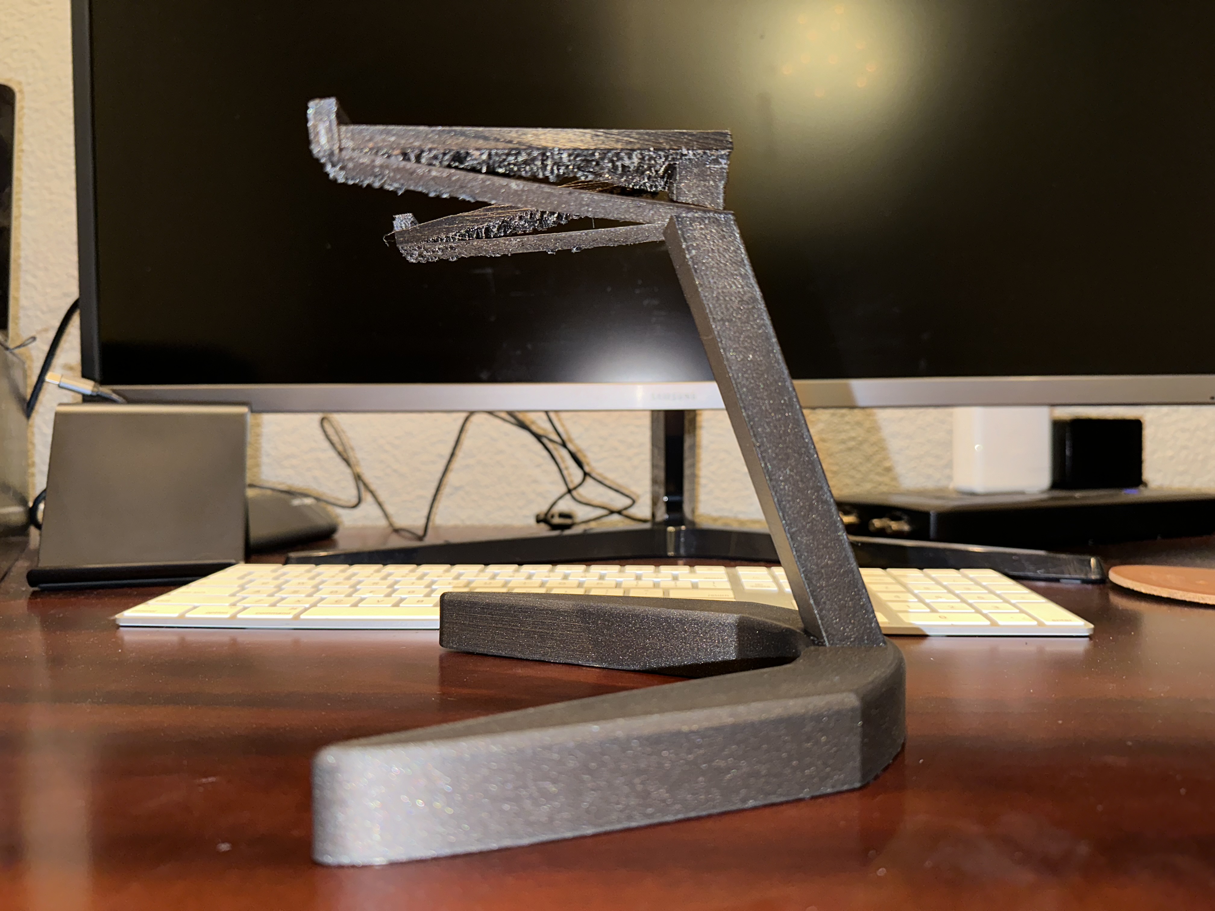 Miniatura 2 do modelo 3D Computer Stand