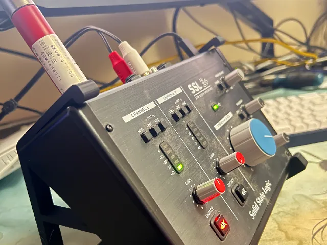 SSL 2+ 45 Degree Stand