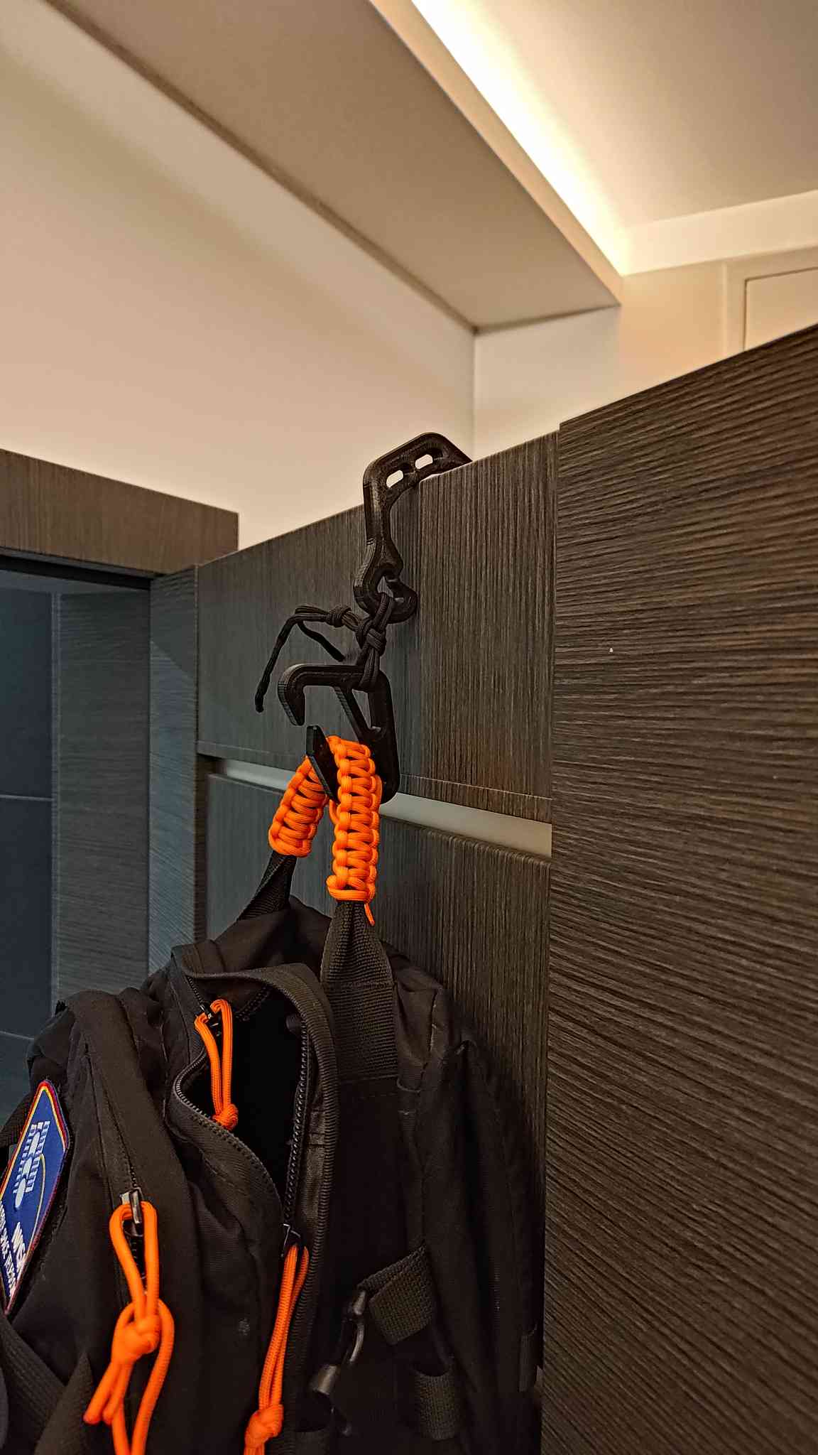 Universal backpack/jacket hook by JacekRyjanPlz Download free STL