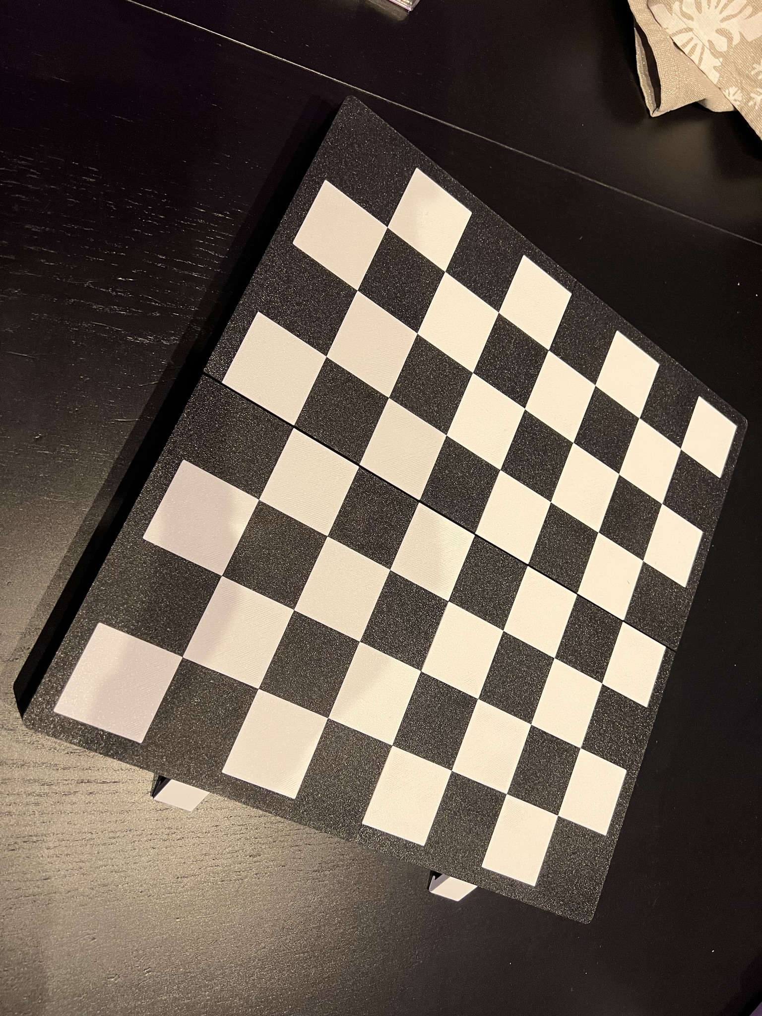 chess-board-with-storage-compartment-by-bywulf-download-free-stl