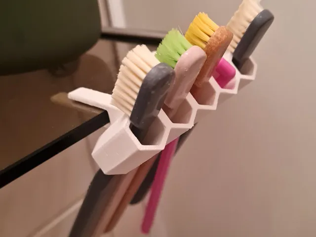 Pouzdro na kartáčky / Brush holder