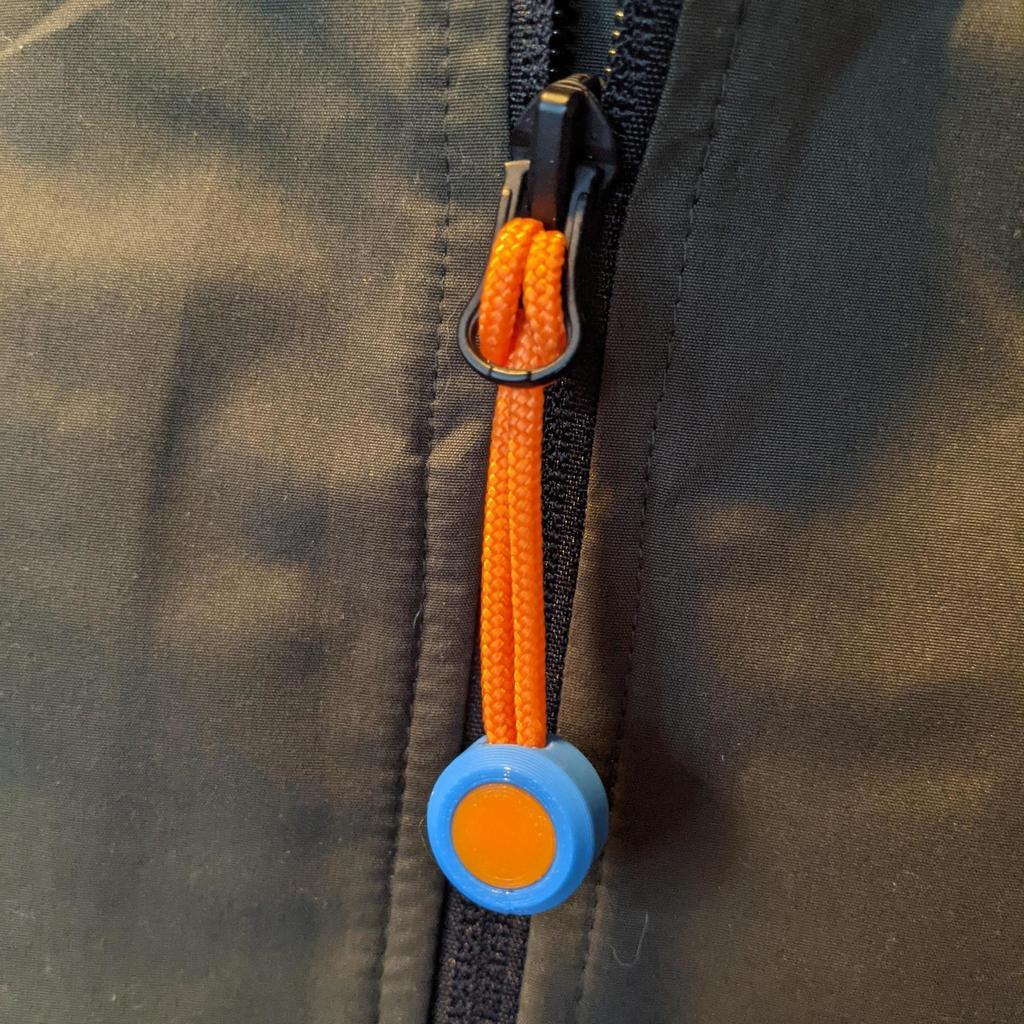 Paracord Zipper Pull / Charm by kriswillcode, Download free STL model