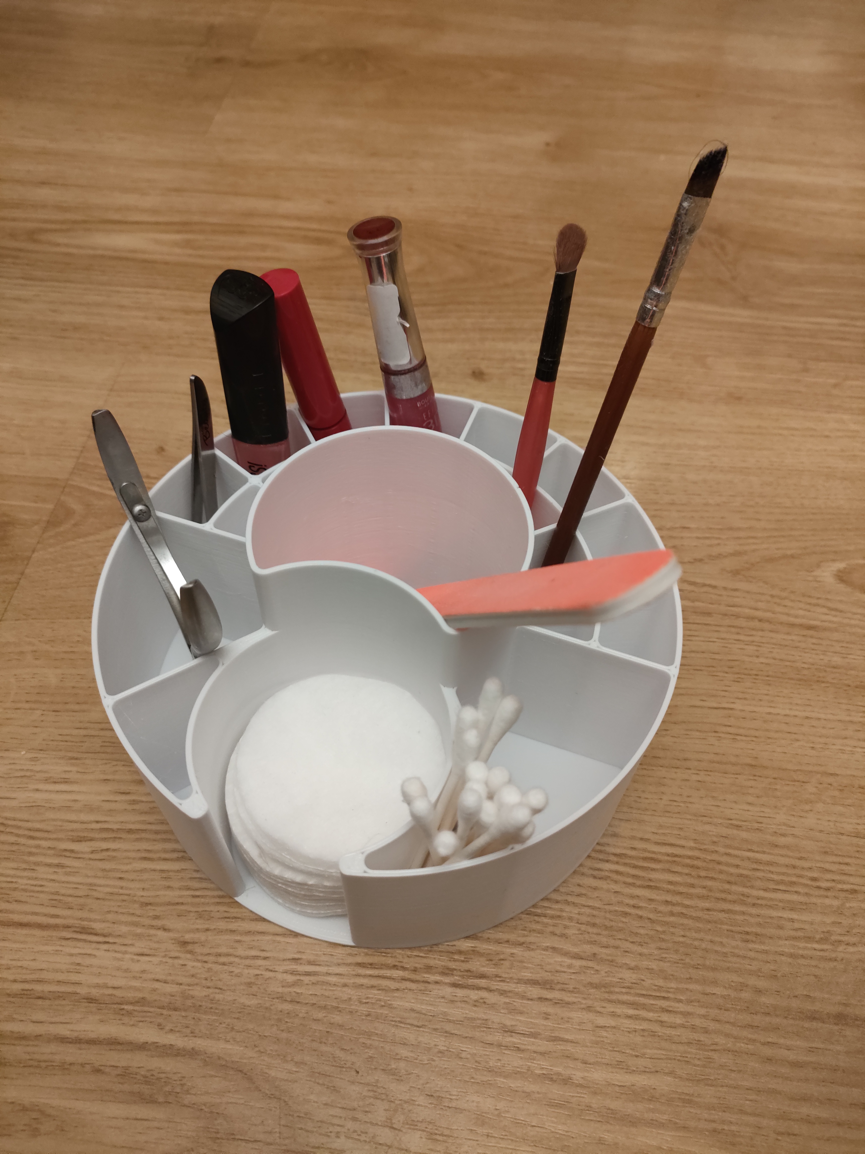 Cosmetic organizer