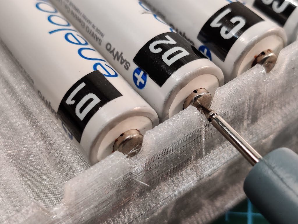 Miniatura 4 do modelo 3D Stackable AA/AAA battery holder