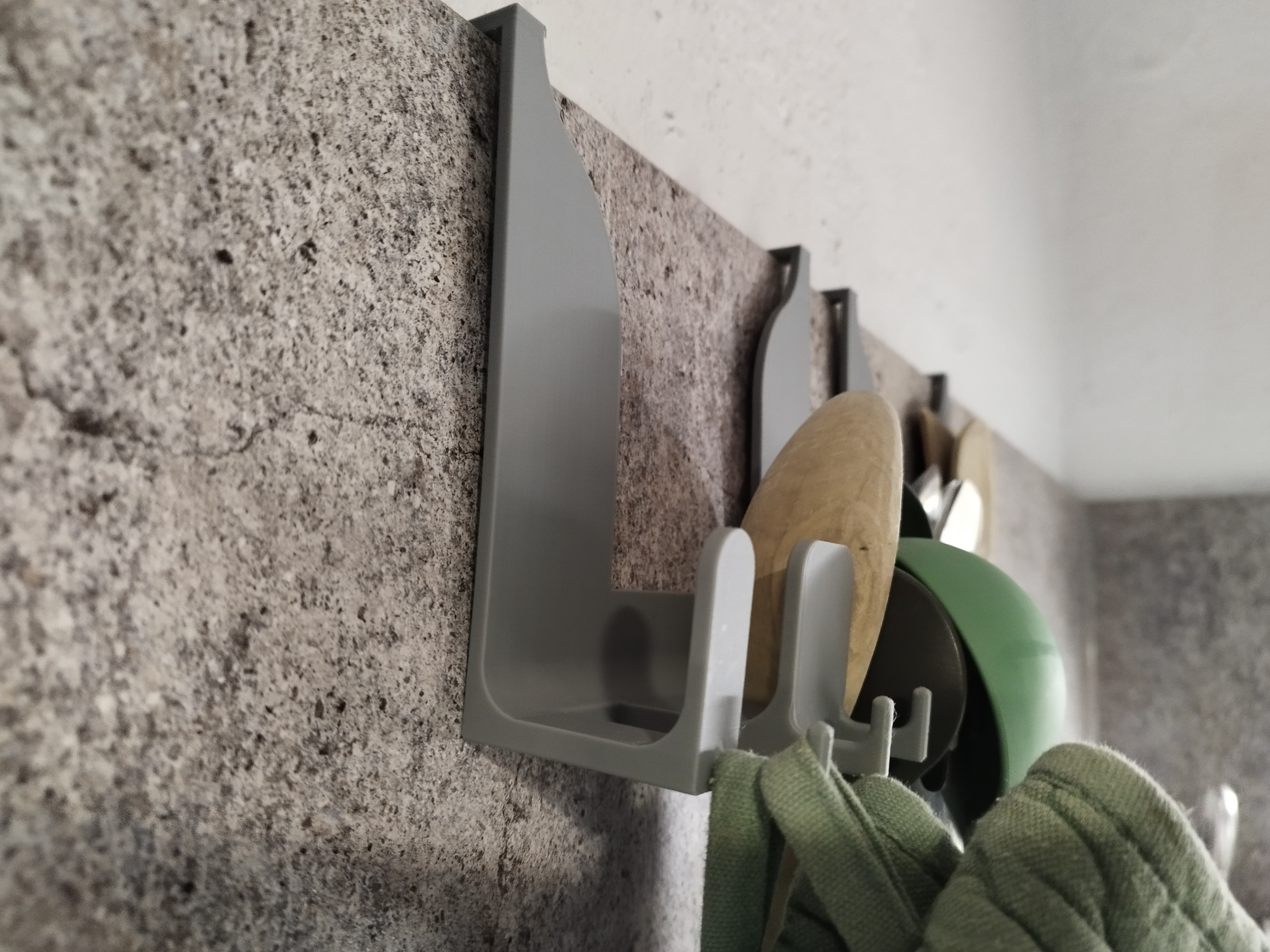 Kitchen aid for hanging up various kitchen tools | Küchenhelfer zum aufhängen diverser Küchenwerkzeuge