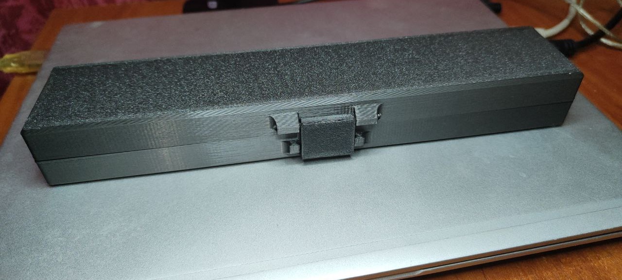 Box for reciprocating sawblades. Fixed the shortcomings of the original model