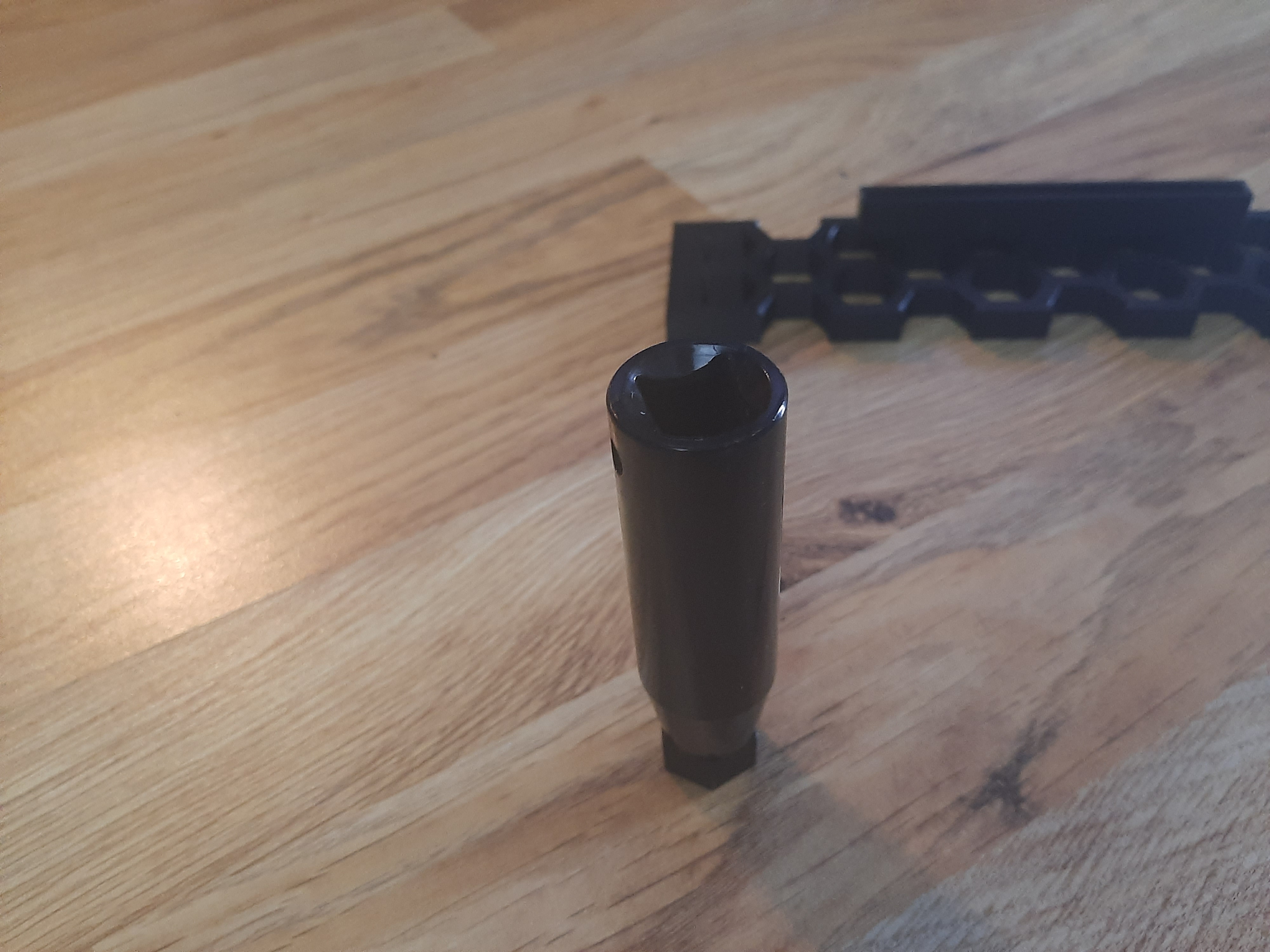 Miniatura 2 do modelo 3D Nuts and Bolts GPU Stand