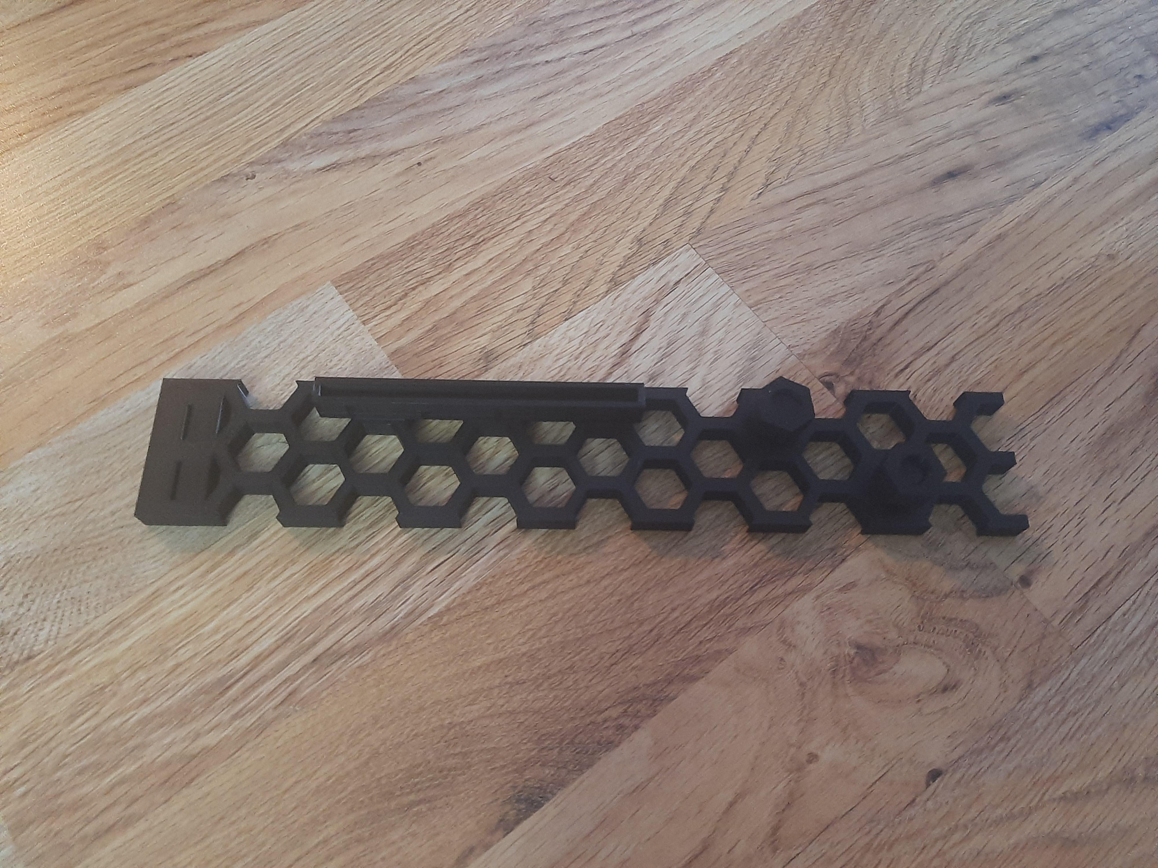 Miniatura 4 do modelo 3D Nuts and Bolts GPU Stand
