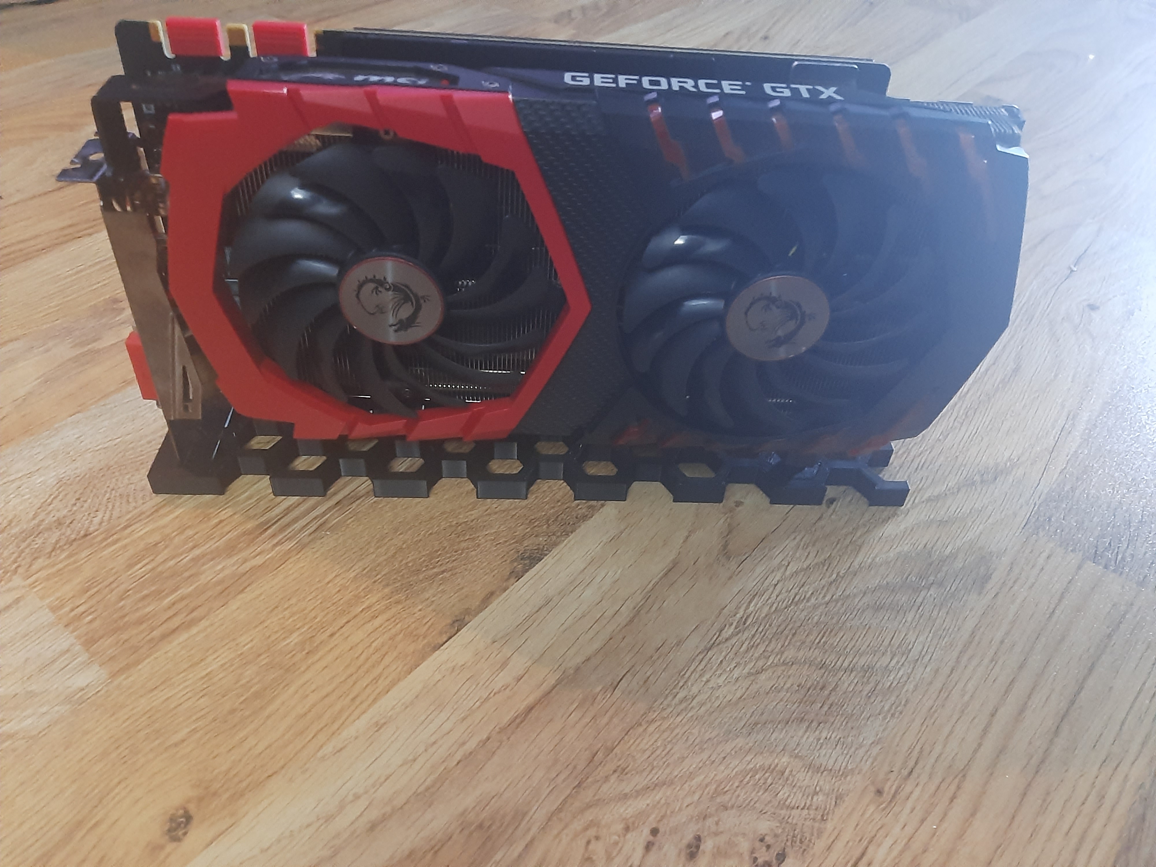 Miniatura 5 do modelo 3D Nuts and Bolts GPU Stand