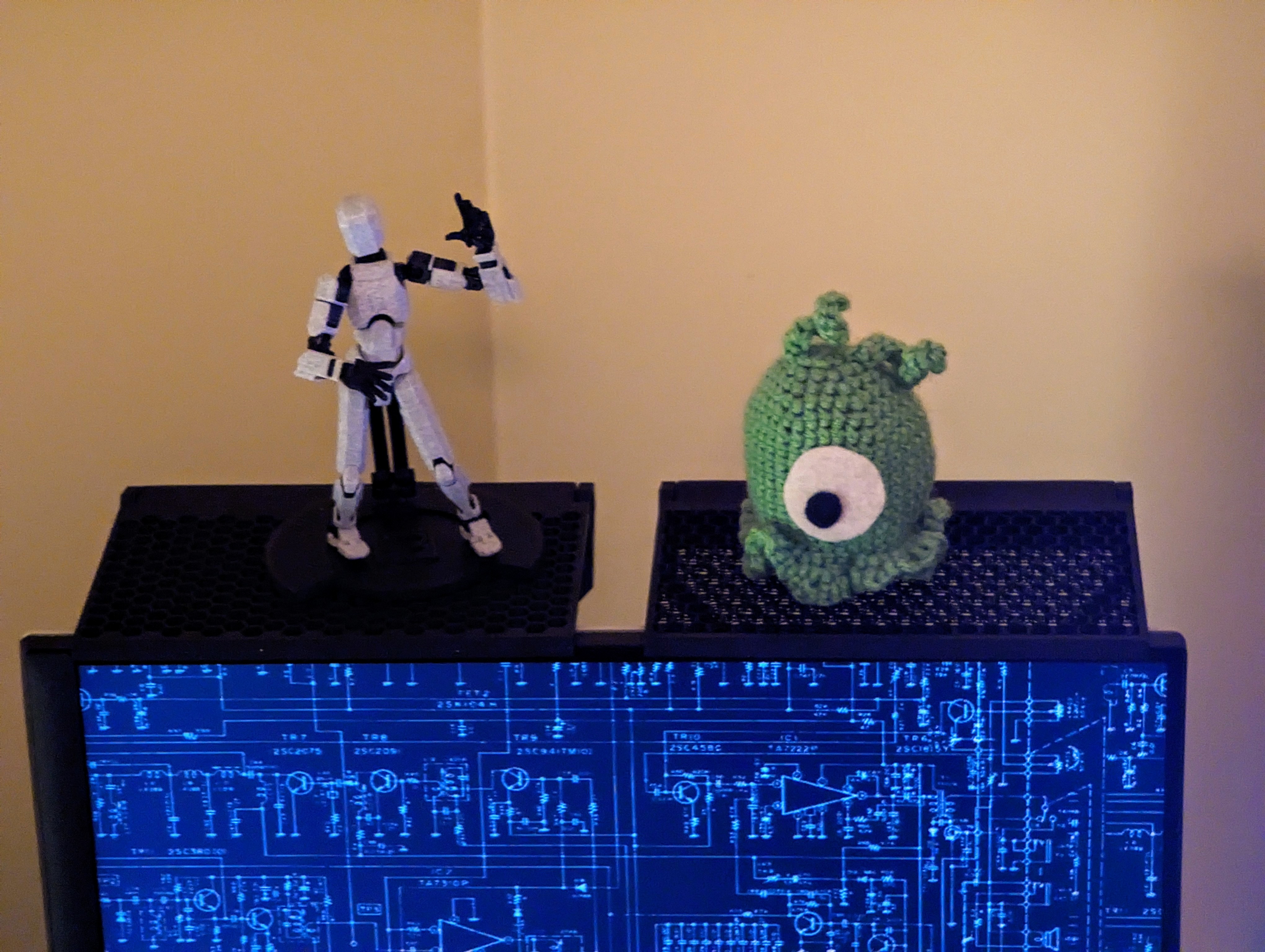 Adjustable Monitor Shelf - Remixed for Faster Printing