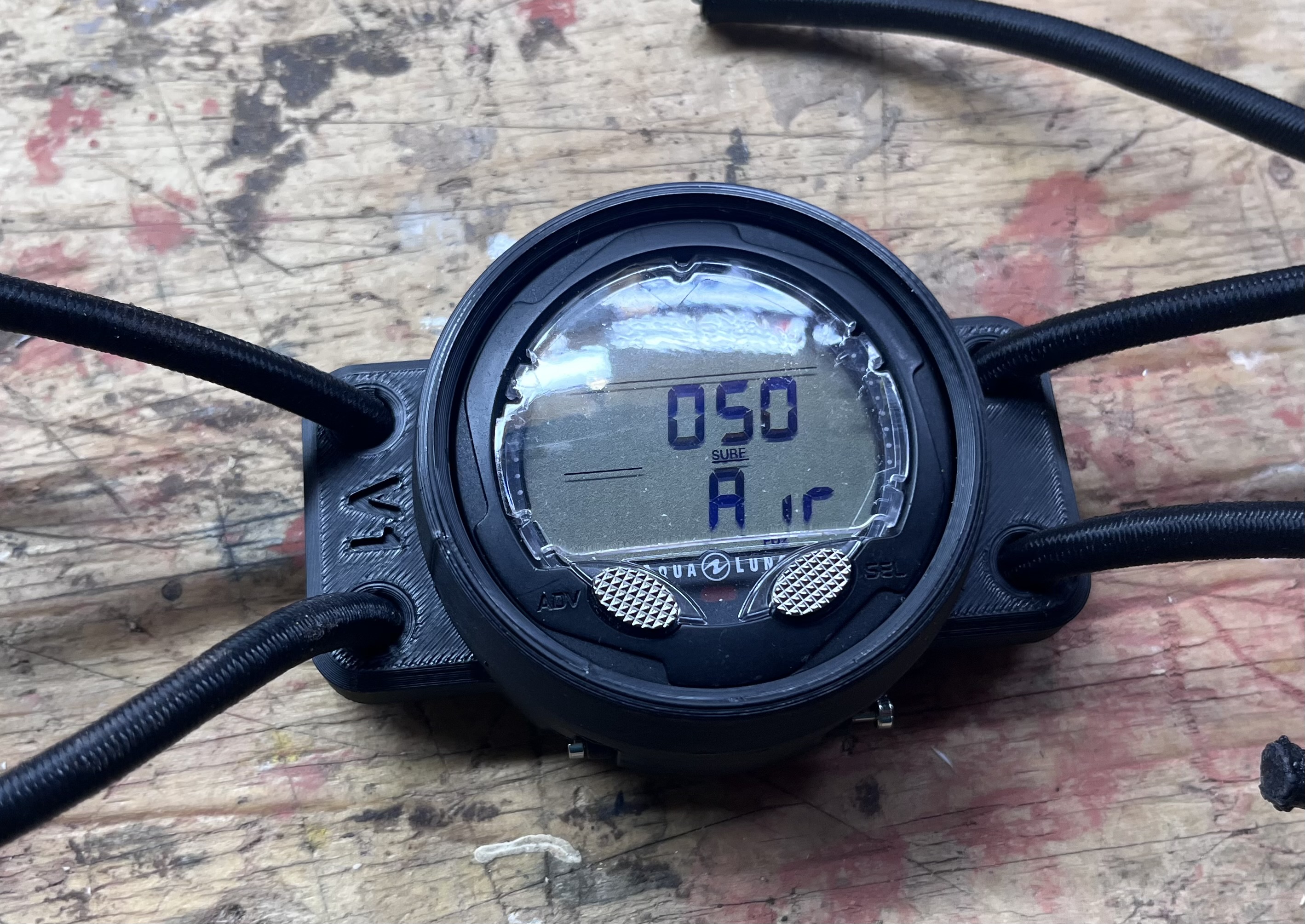 Aqualung i300 dive computer bracket for bungee