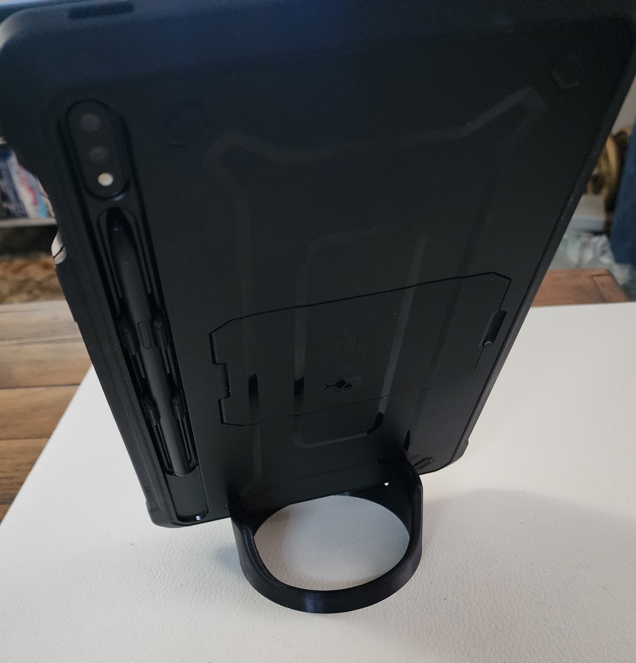 Tablet holder by Mark Livingston Download free STL model