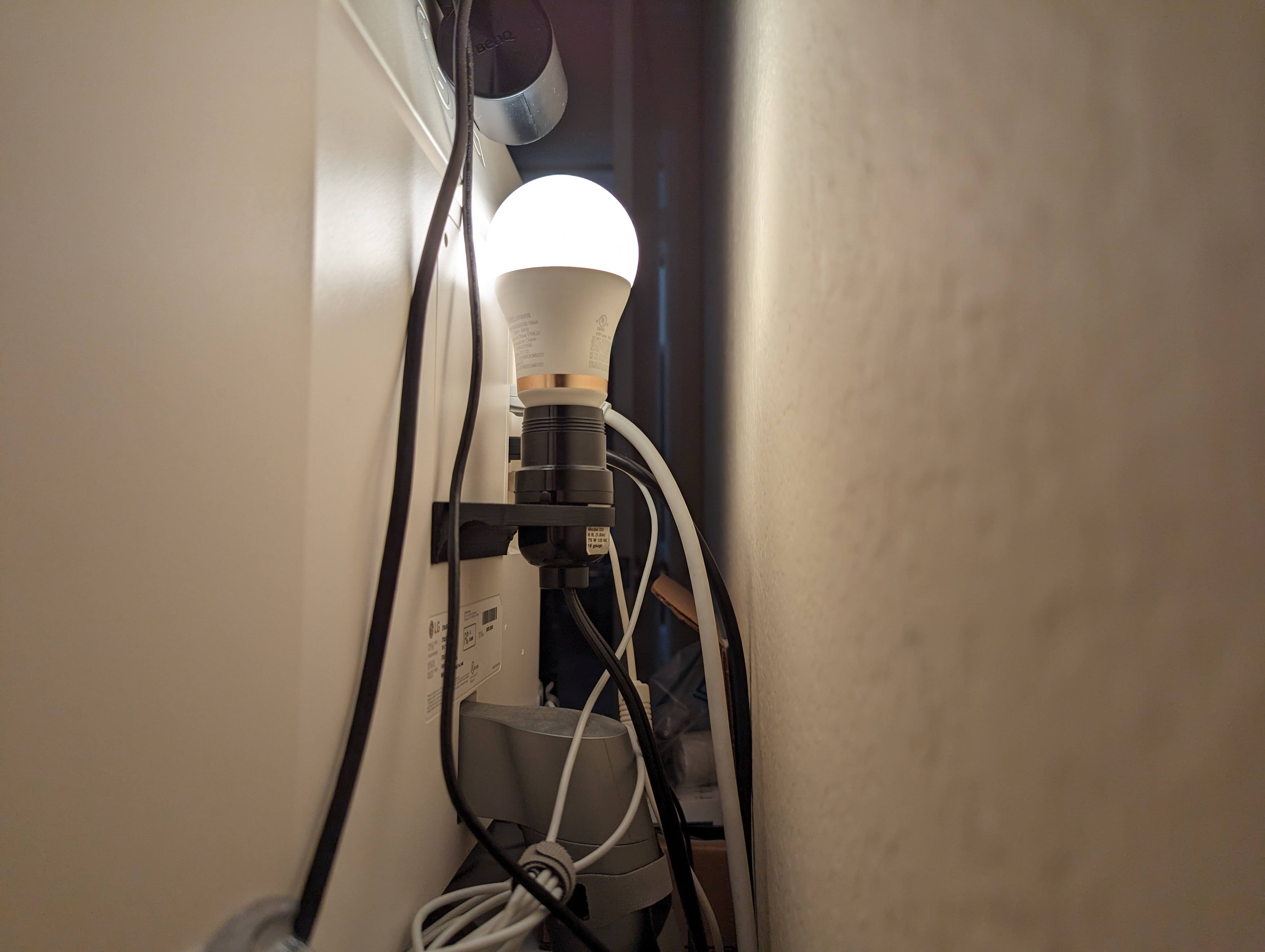 VESA Monitor Lightbulb Mount