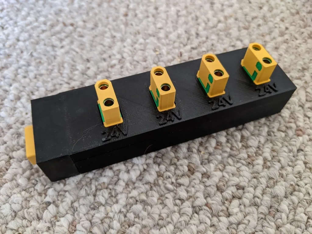 3D Printed XT90 Adapter Connection Brick Traxxas UDR