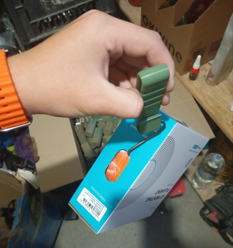 Belt clip with hook - re-remixed for harder weights