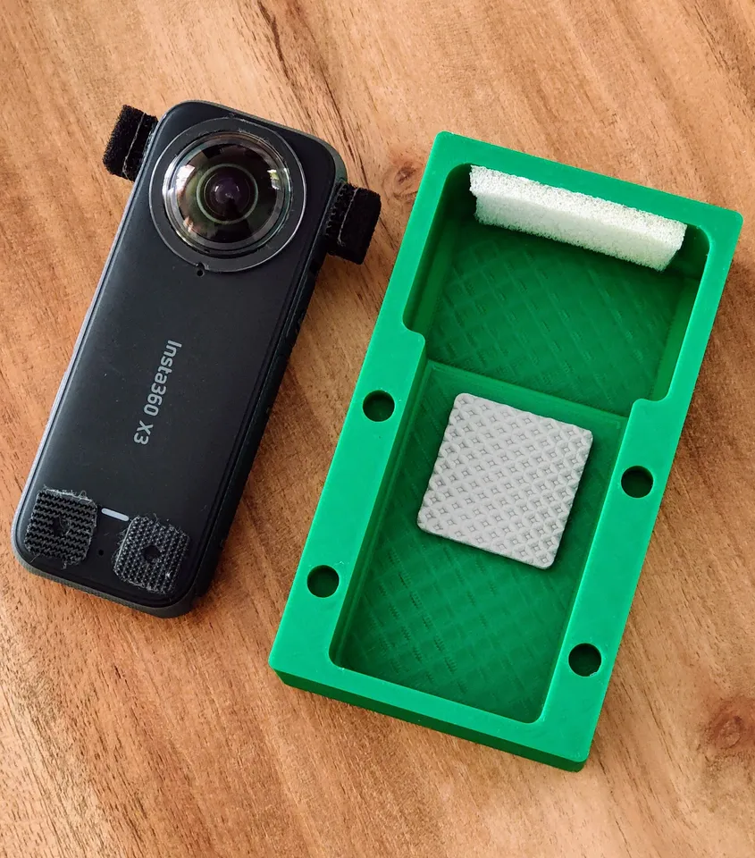Cover for Insta360 X3 with lens protectors by HOR, Download free STL model