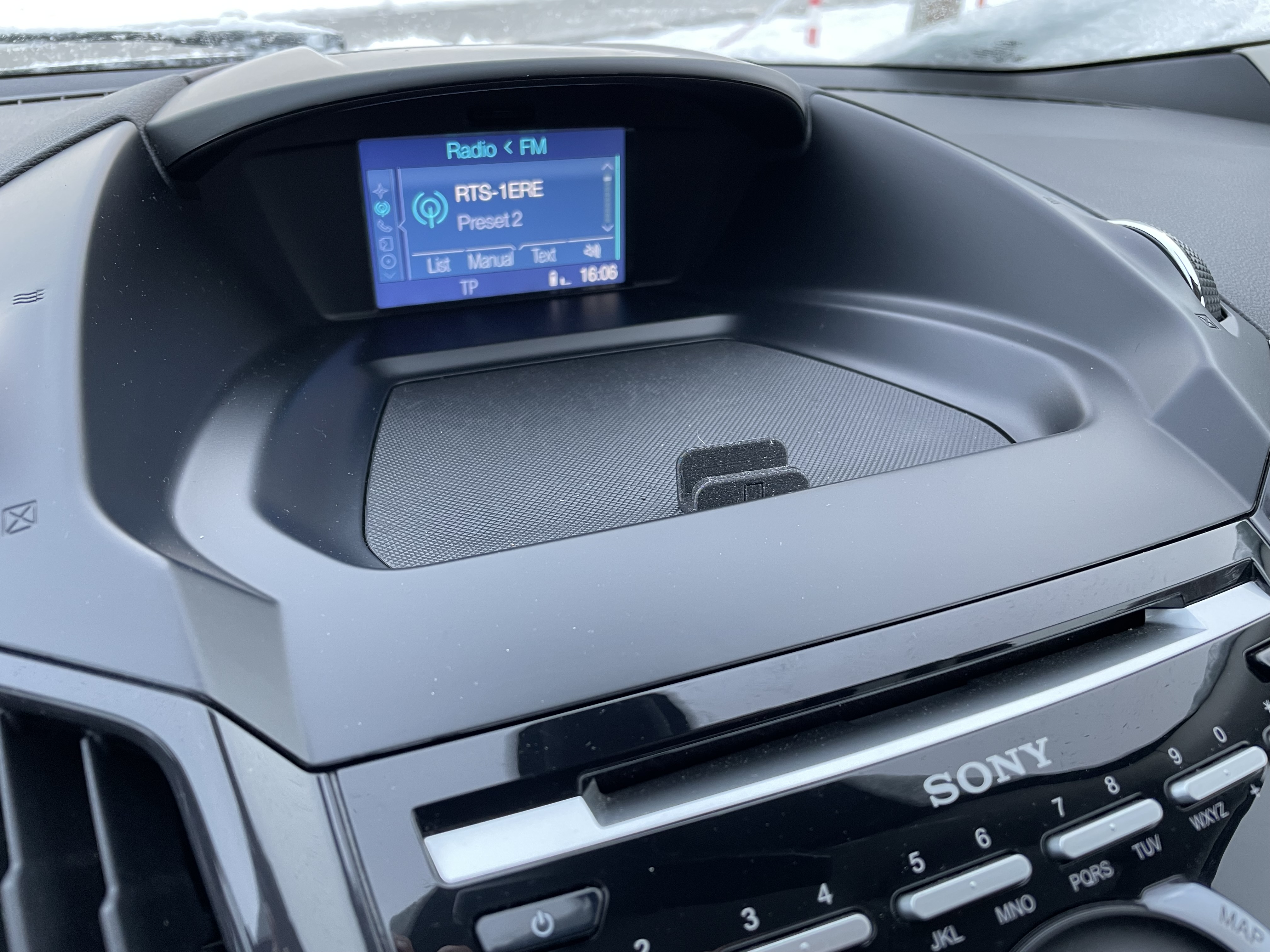 Simple phone holder for car