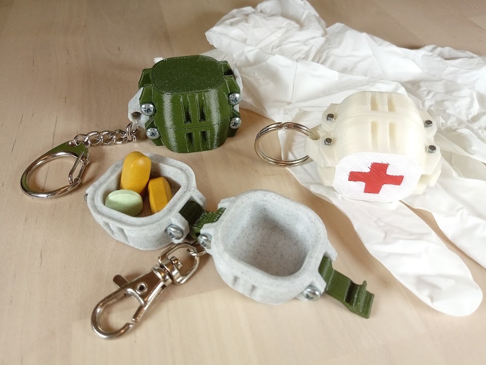 Cute Rugged Box Keychain 3D model thumbnail