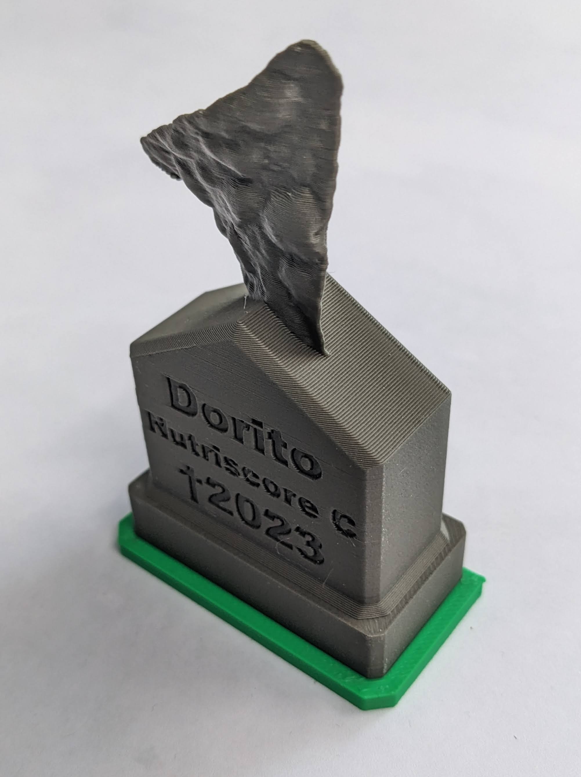 Miniatura 3 do modelo 3D Dorito tomb stone