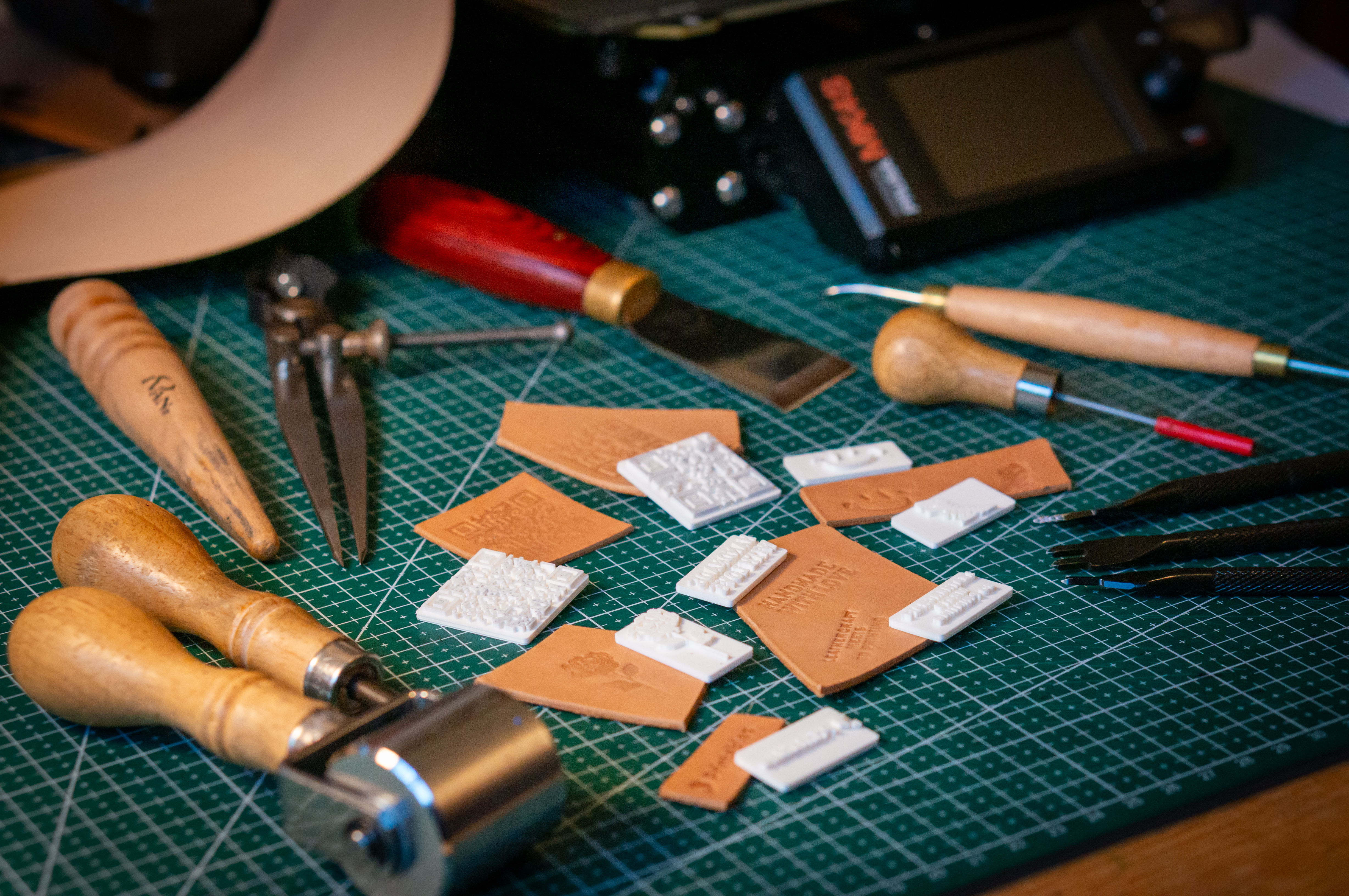 Leathercraft stamps, with handle for ink-stamping