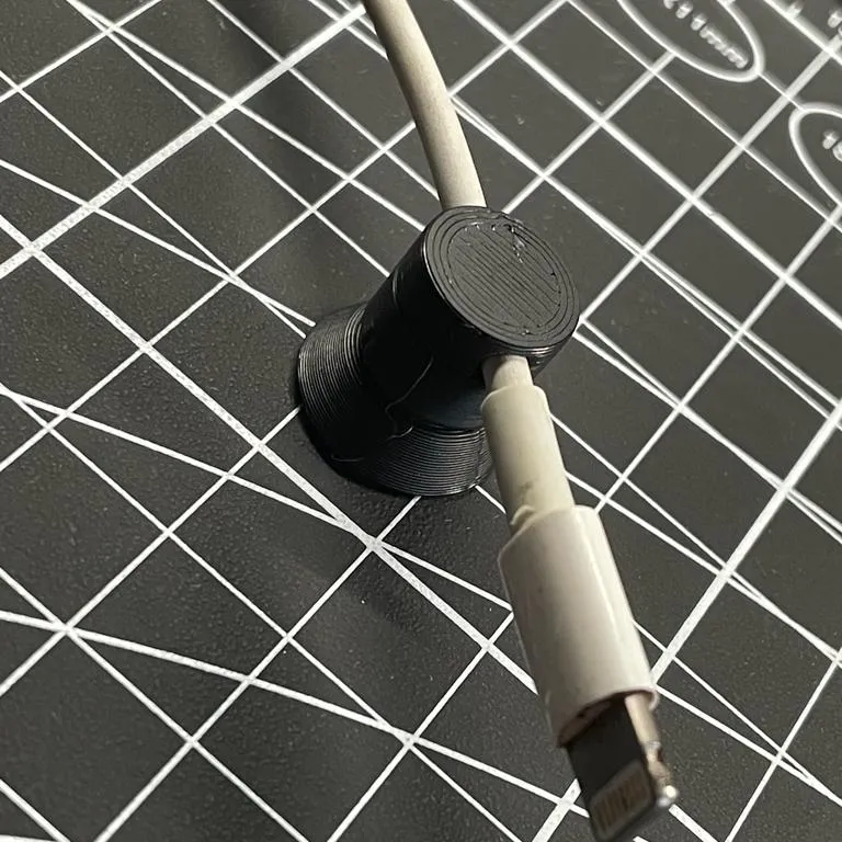 Magnethalter Lade Kabel Iphone by Tino137, Download free STL model