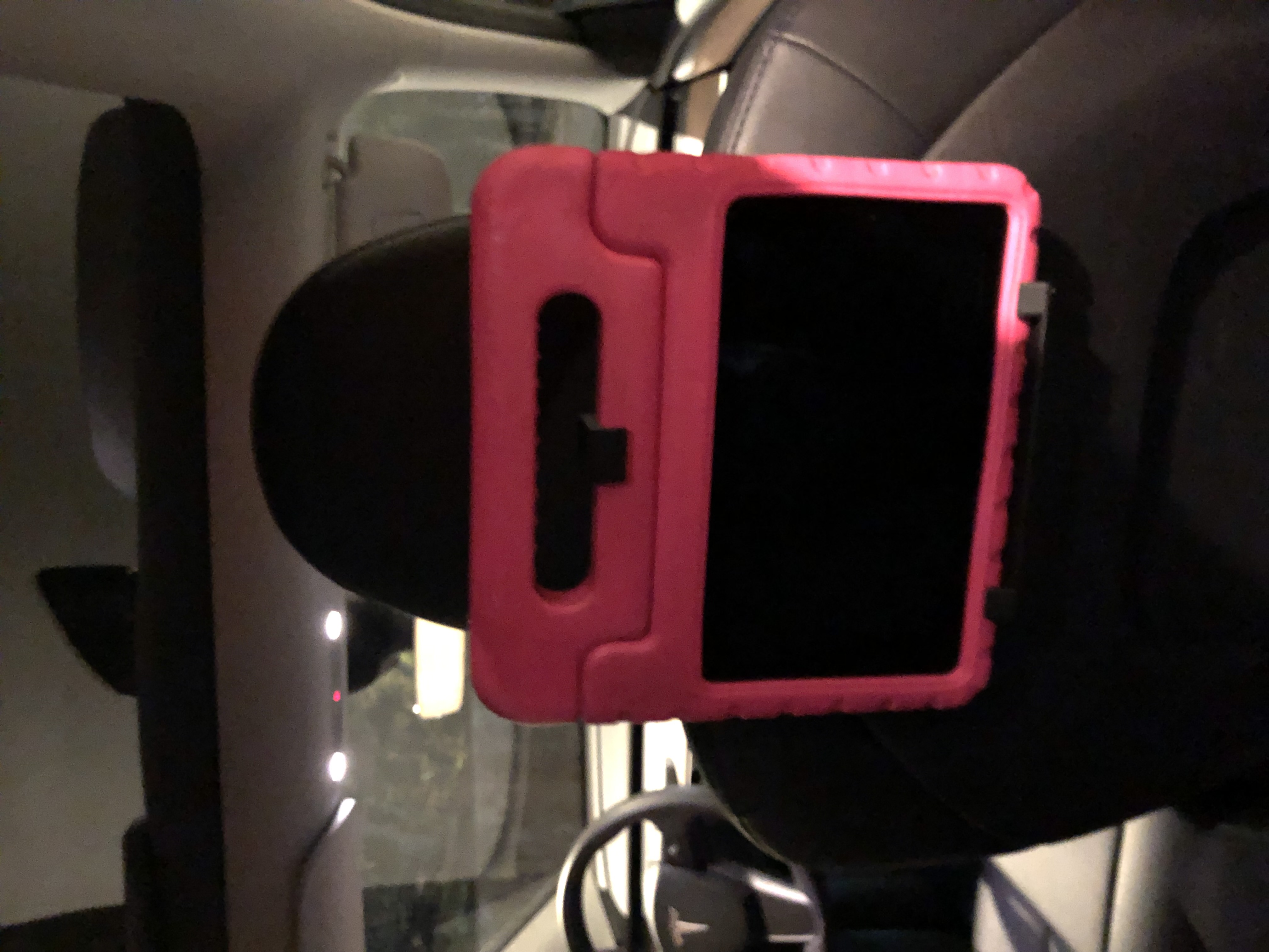 Tesla tablet back seat mount by FerelArg Download free STL model