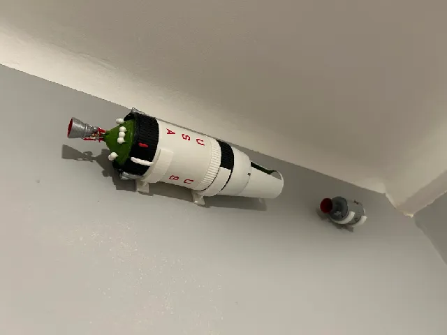 Revell 1:96 Saturn V wall mount