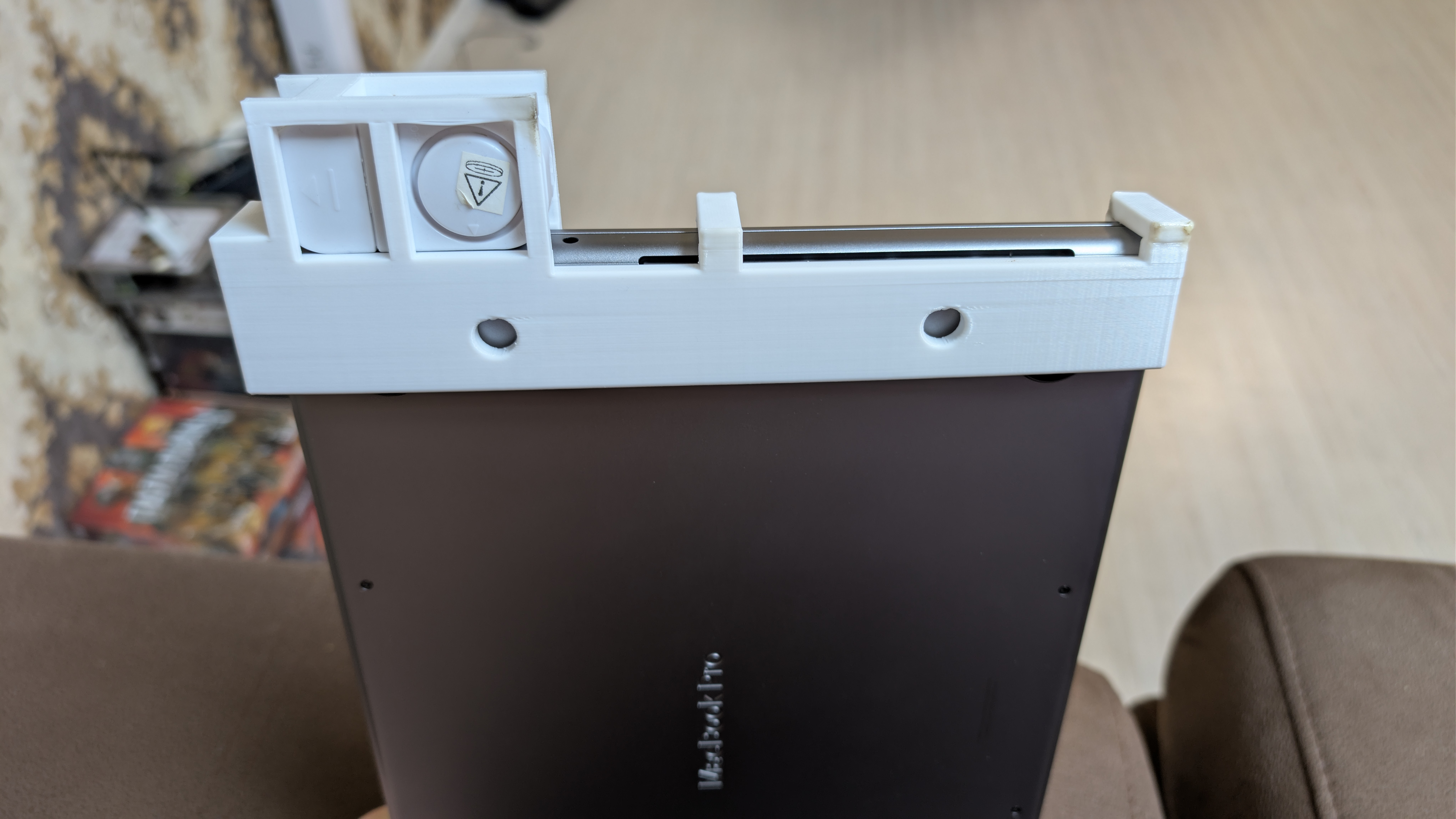 MacBook Pro 14" Alarm bracket