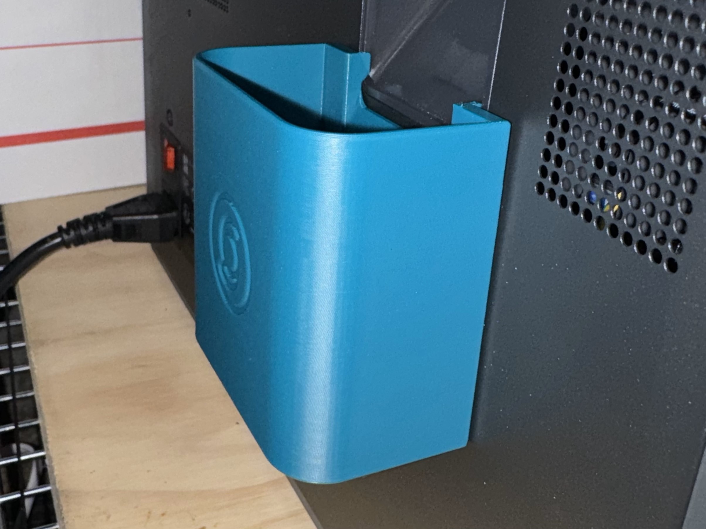 Bambu magnetic poop chute bin (X1C, P1P, P1S)