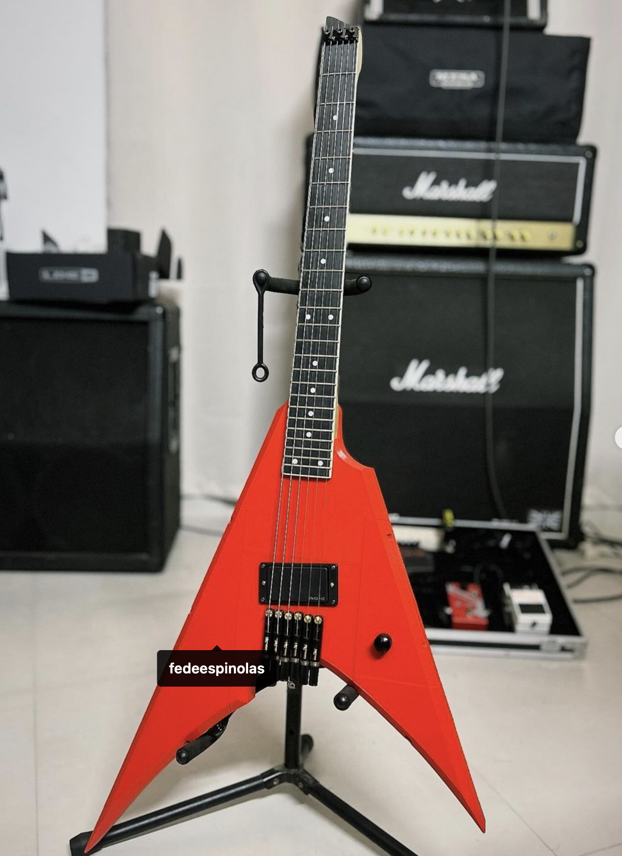 V-TYPE 3D PRINTED HEADLESS GUITAR