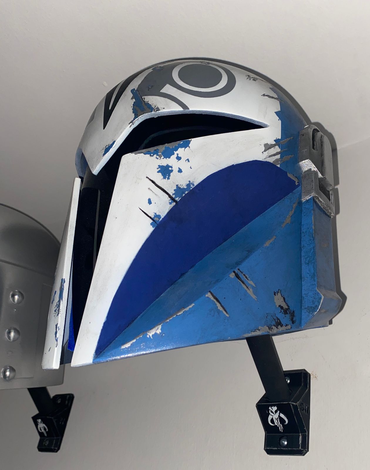 Helmet Wall Mount (Mandalorian)