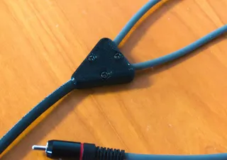 Parametric cable Y-splitter casing
