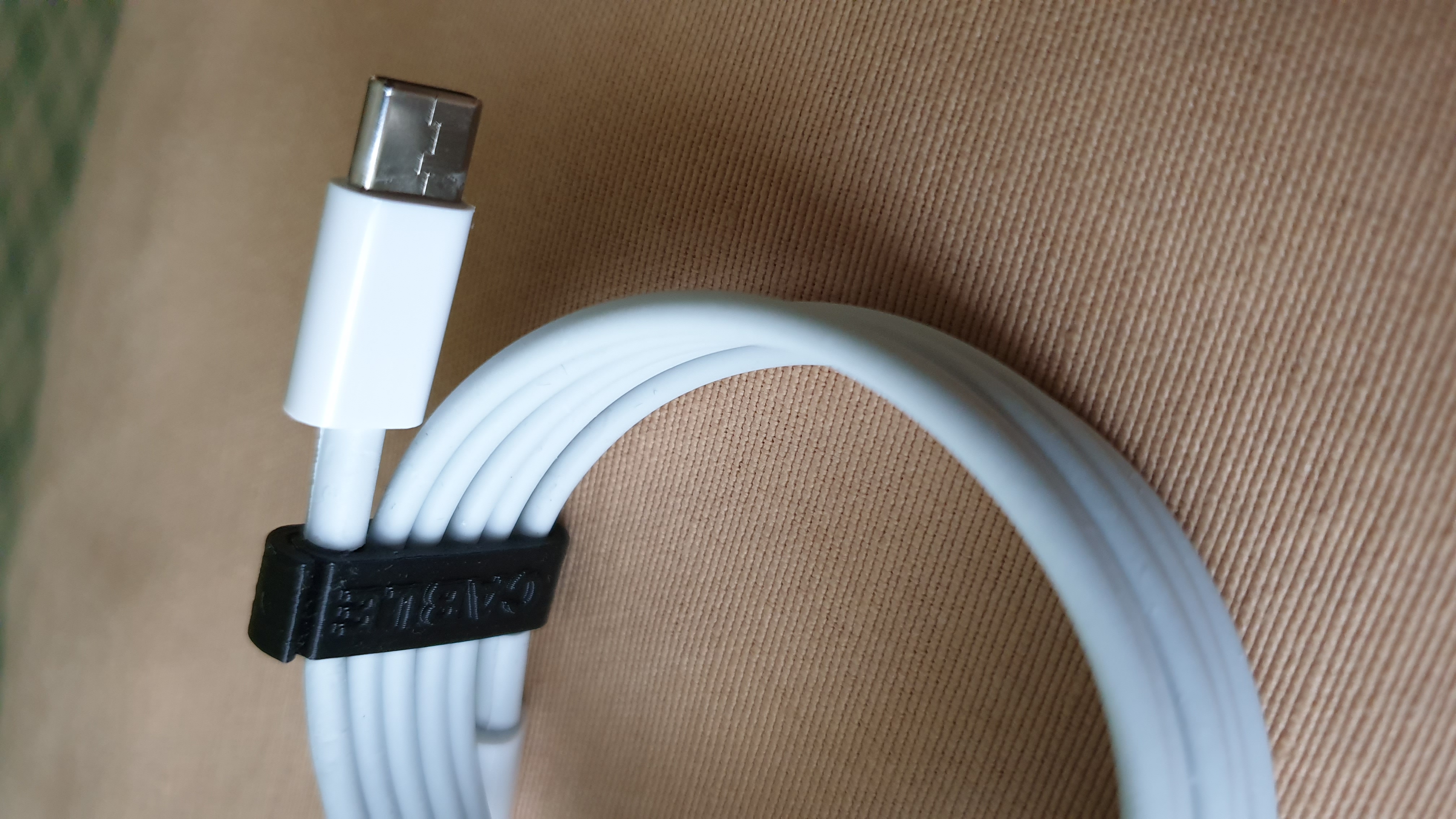 Clip para cables. Cable clip