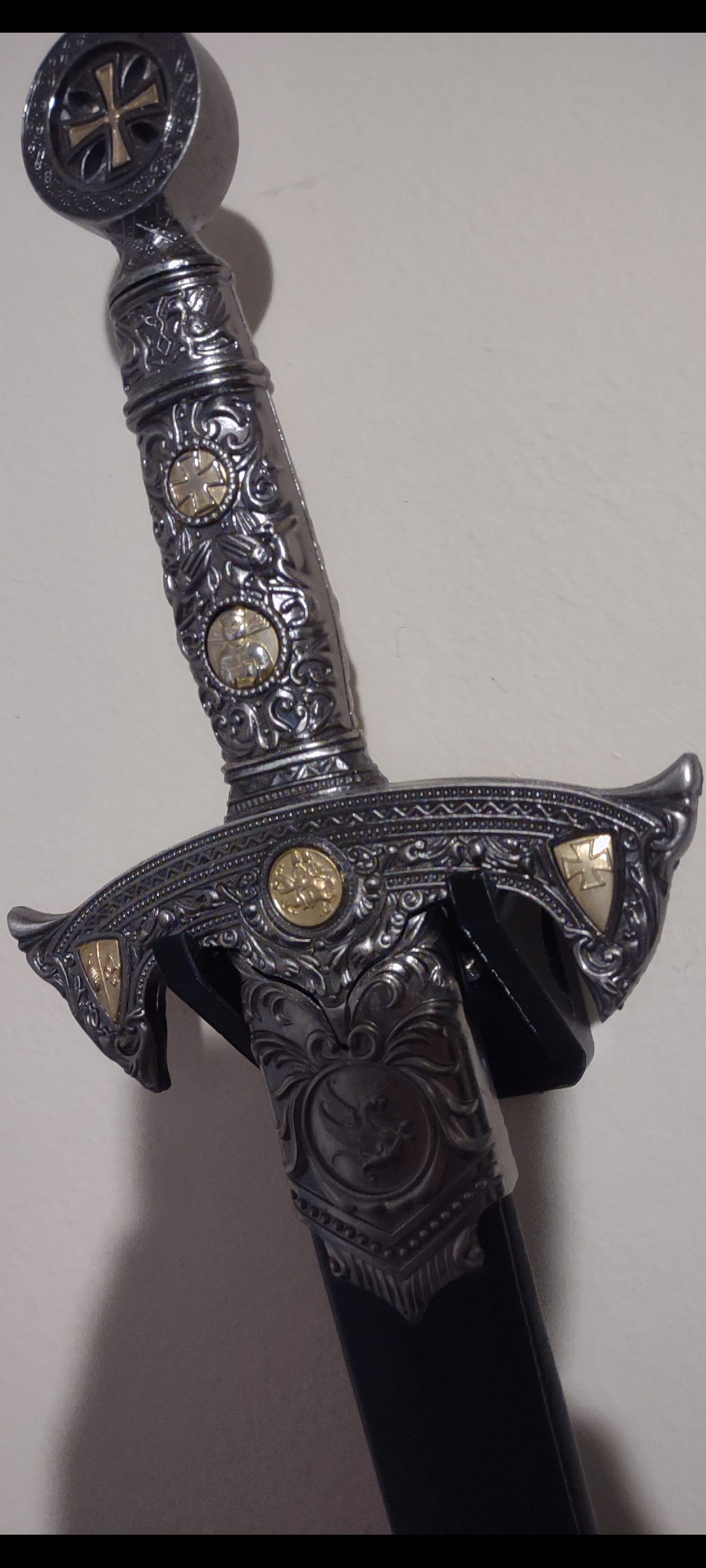 horizontal sword holder