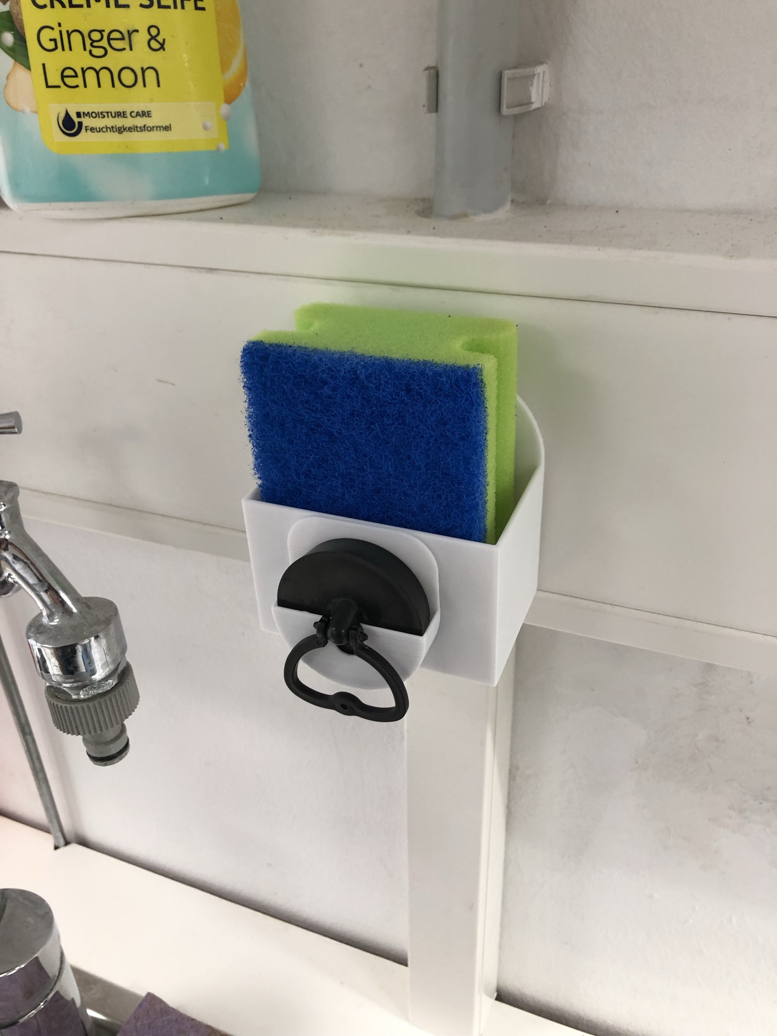 Sponge Holder - Schwammhalter mit Stöpselhalter
