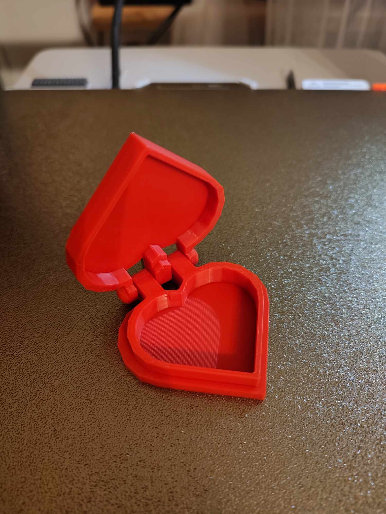Hinged heart container by ImpacterDIY Download free STL model